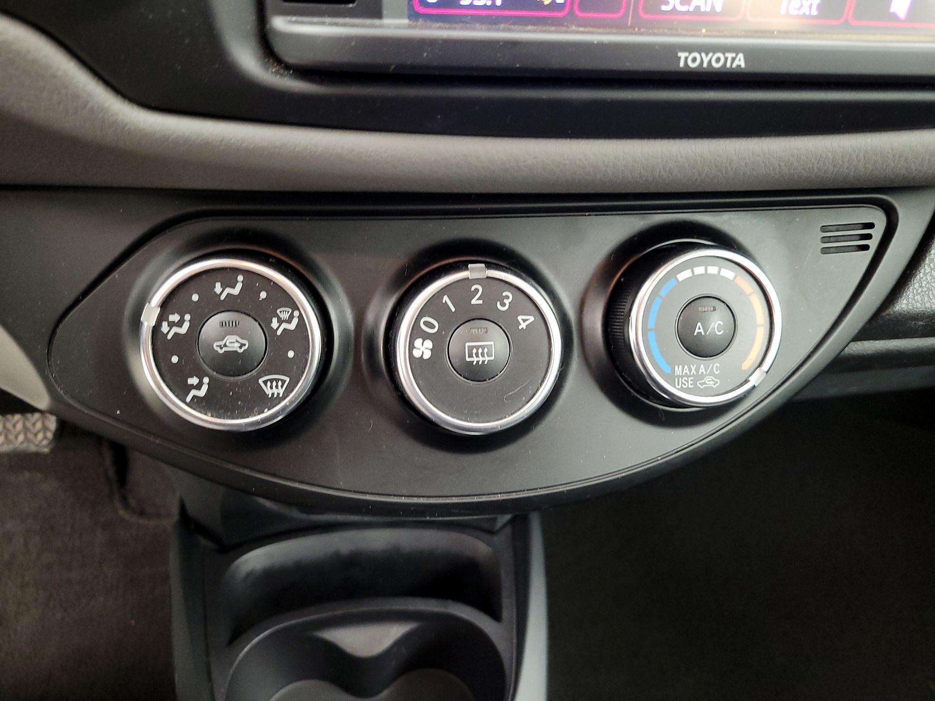 Thumbnail: 2017 Toyota Yaris - 13