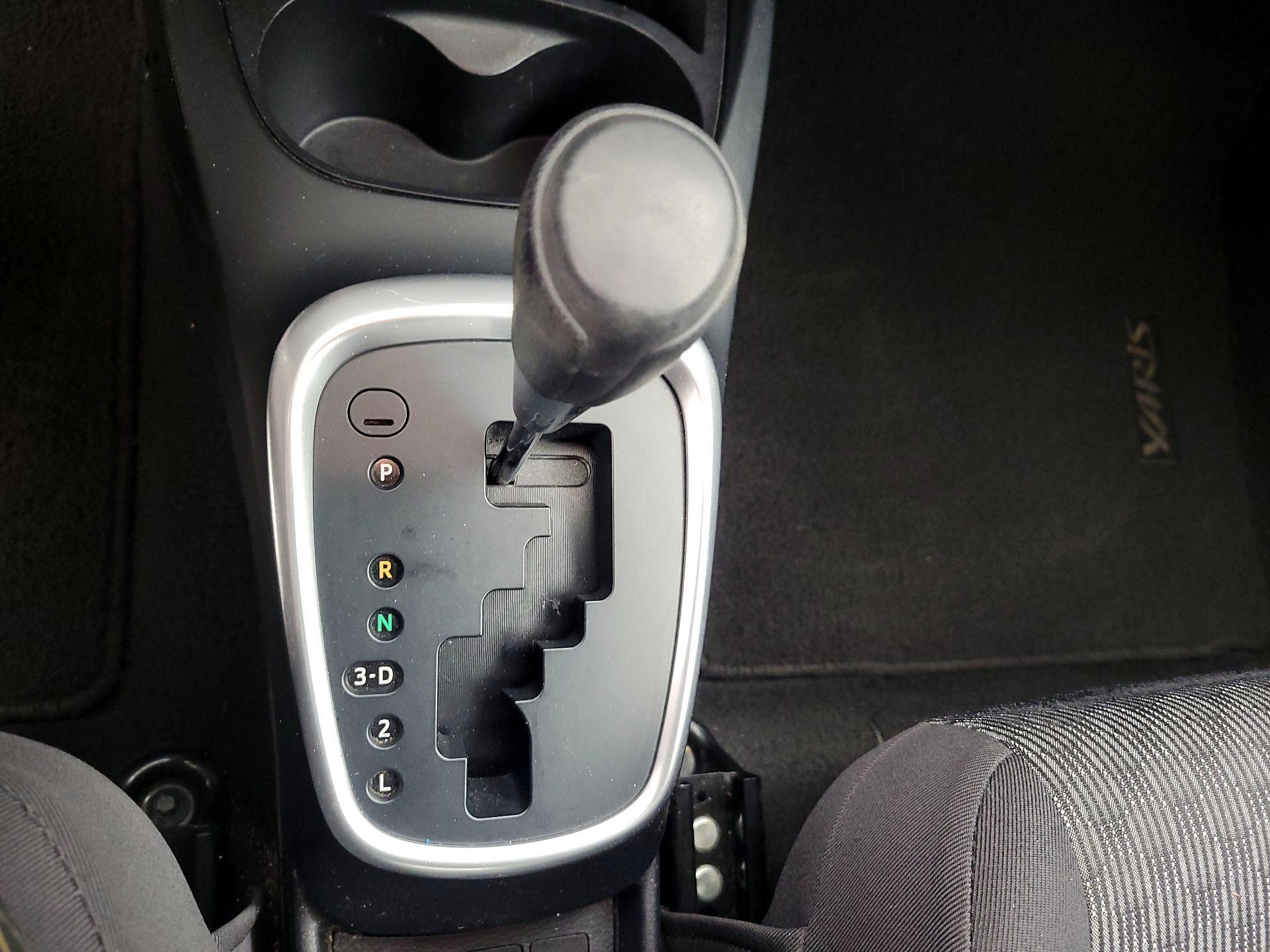 Thumbnail: 2017 Toyota Yaris - 14