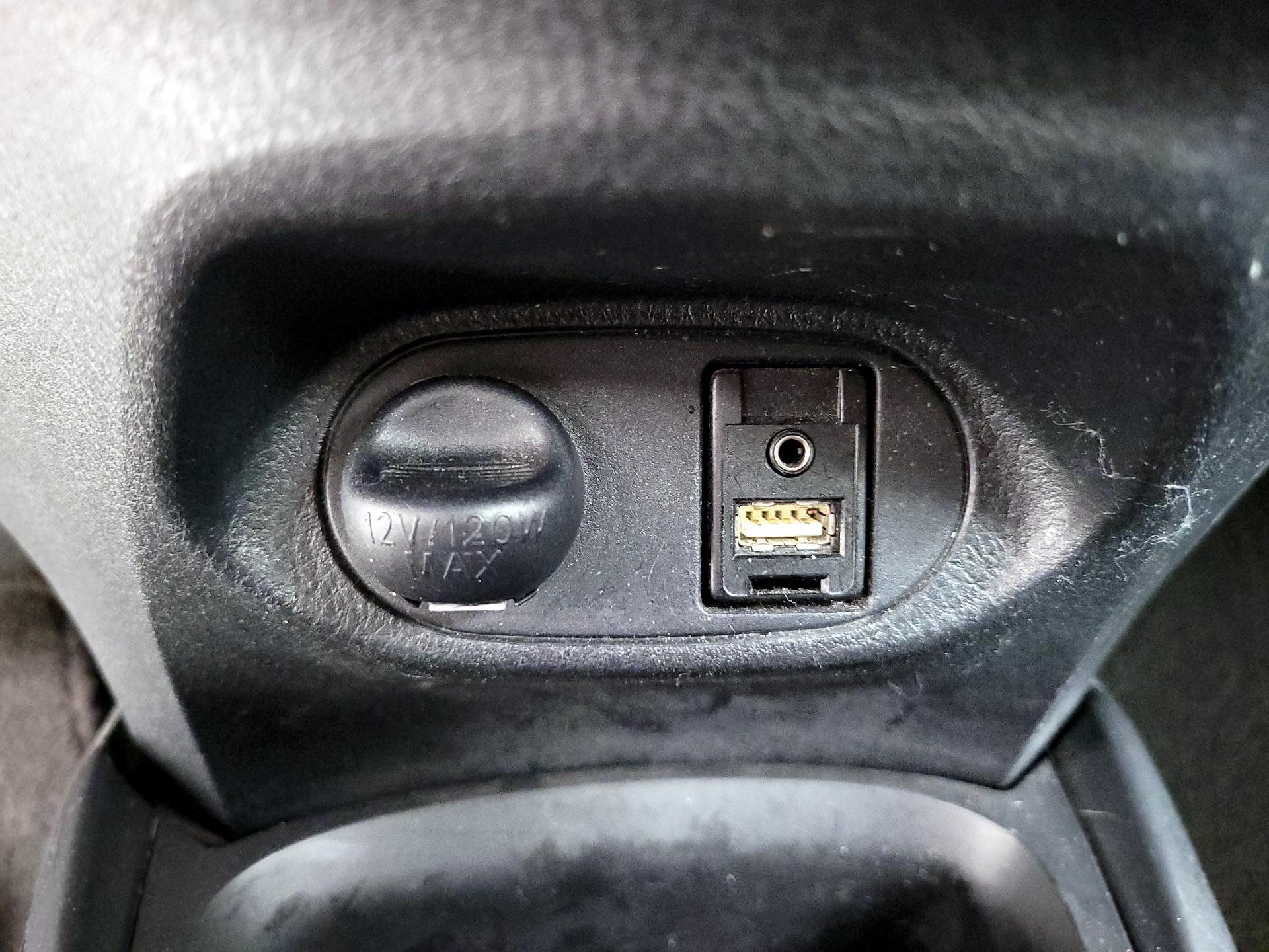 Thumbnail: 2017 Toyota Yaris - 15