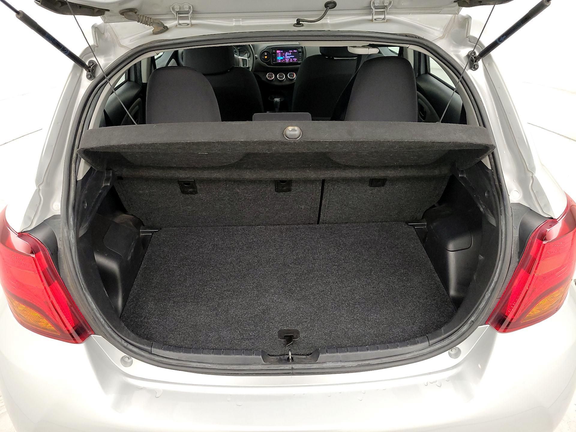 Thumbnail: 2017 Toyota Yaris - 16