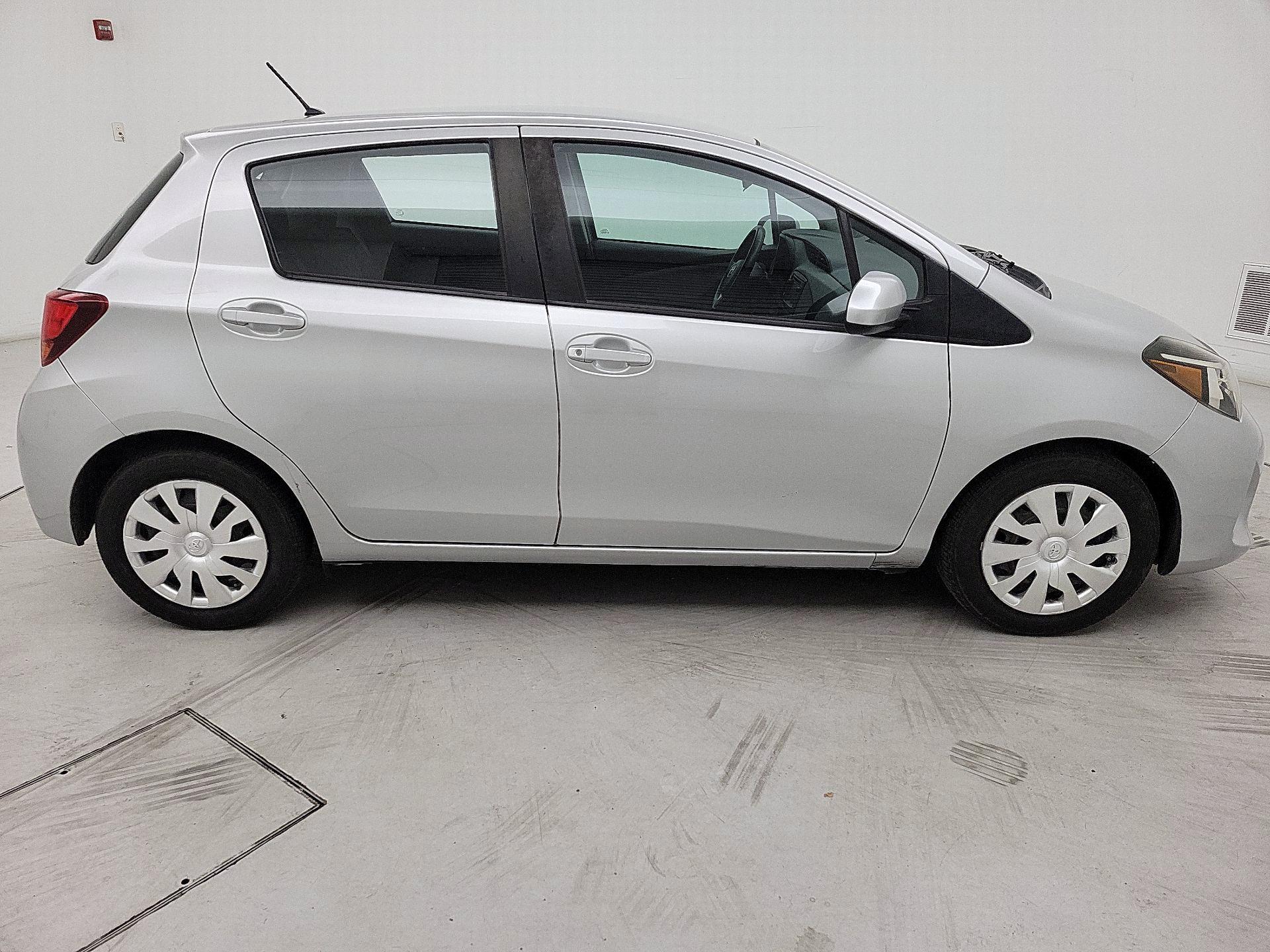 Thumbnail: 2017 Toyota Yaris - 4