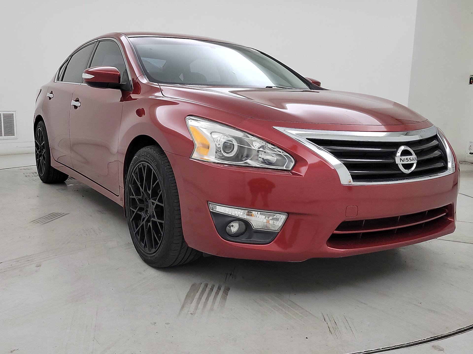 Thumbnail: 2015 Nissan Altima - 1