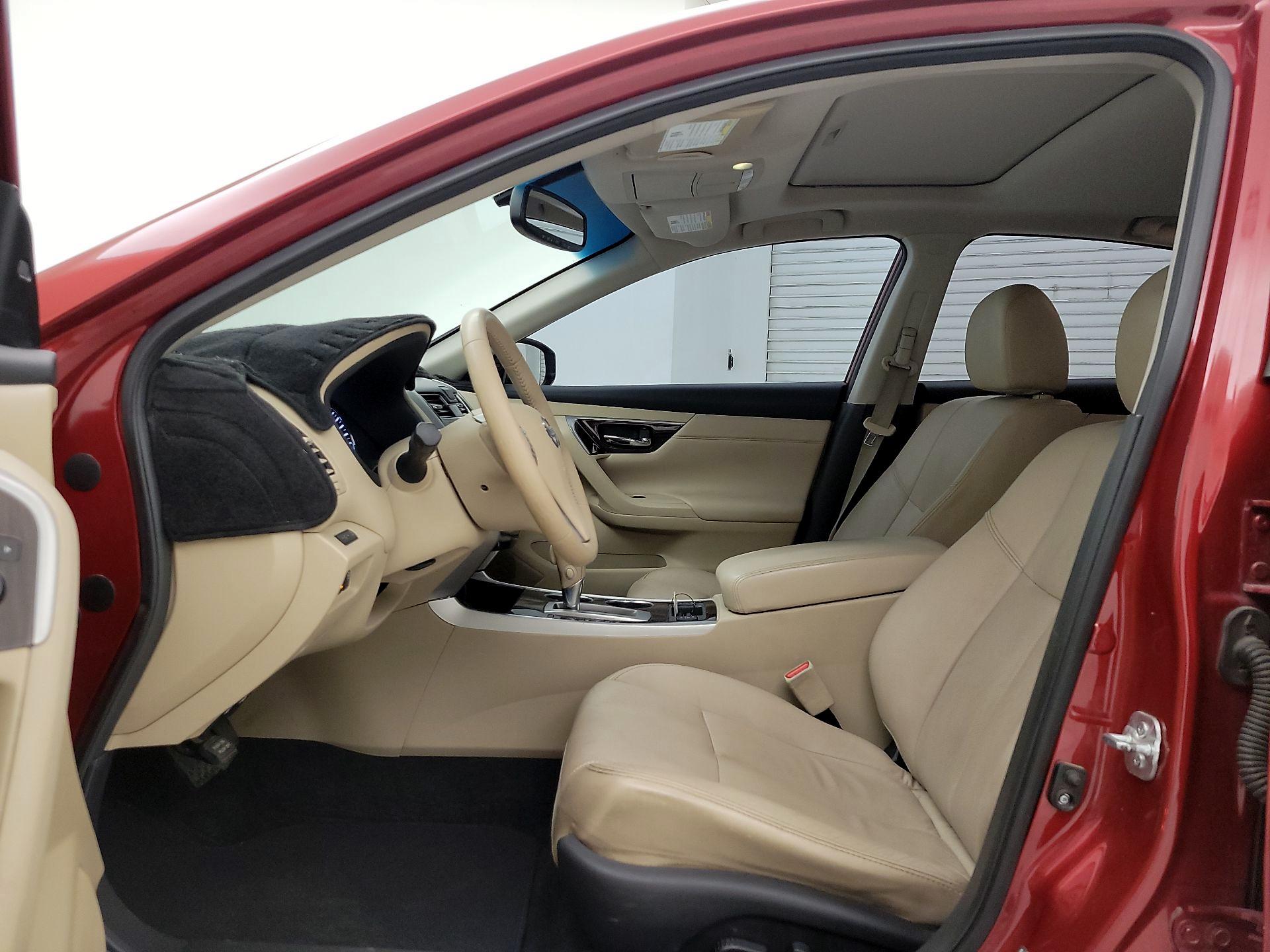 Thumbnail: 2015 Nissan Altima - 9