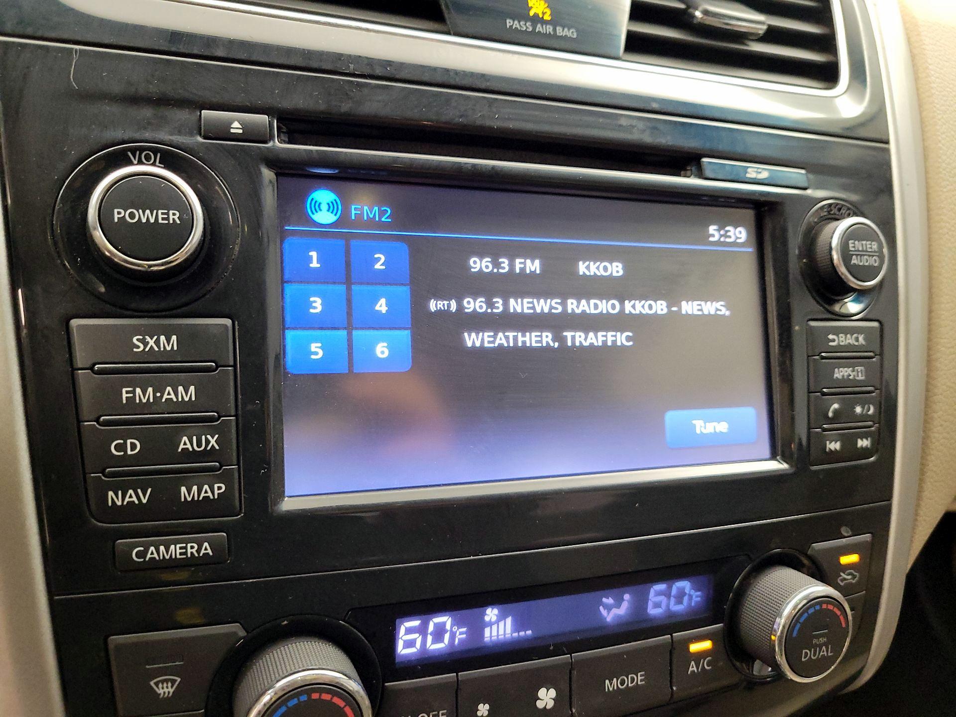 Thumbnail: 2015 Nissan Altima - 14