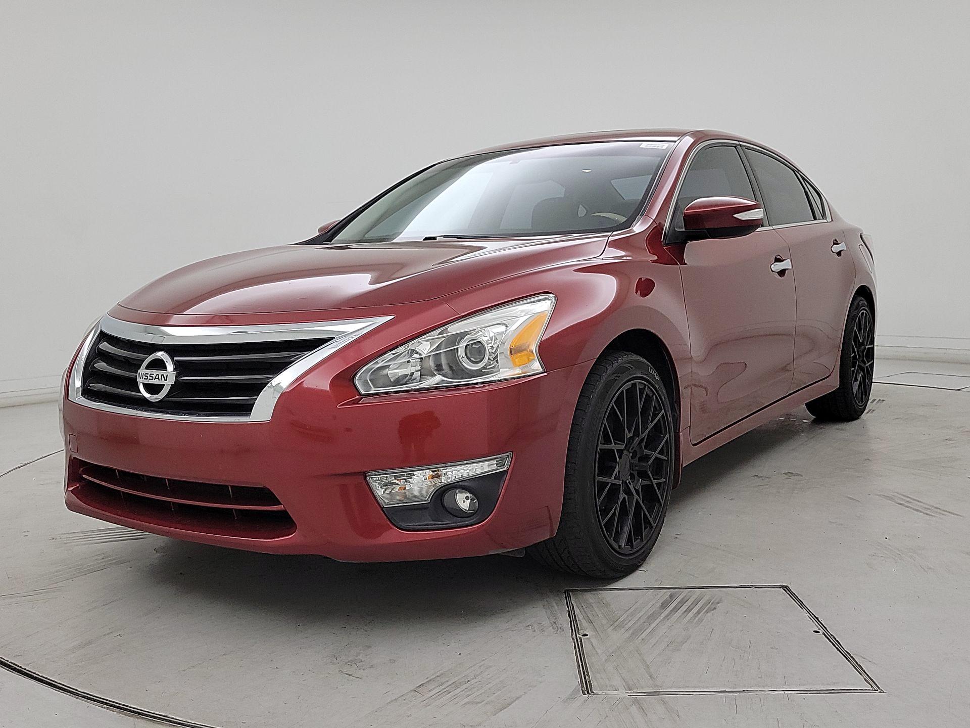 Thumbnail: 2015 Nissan Altima - 3