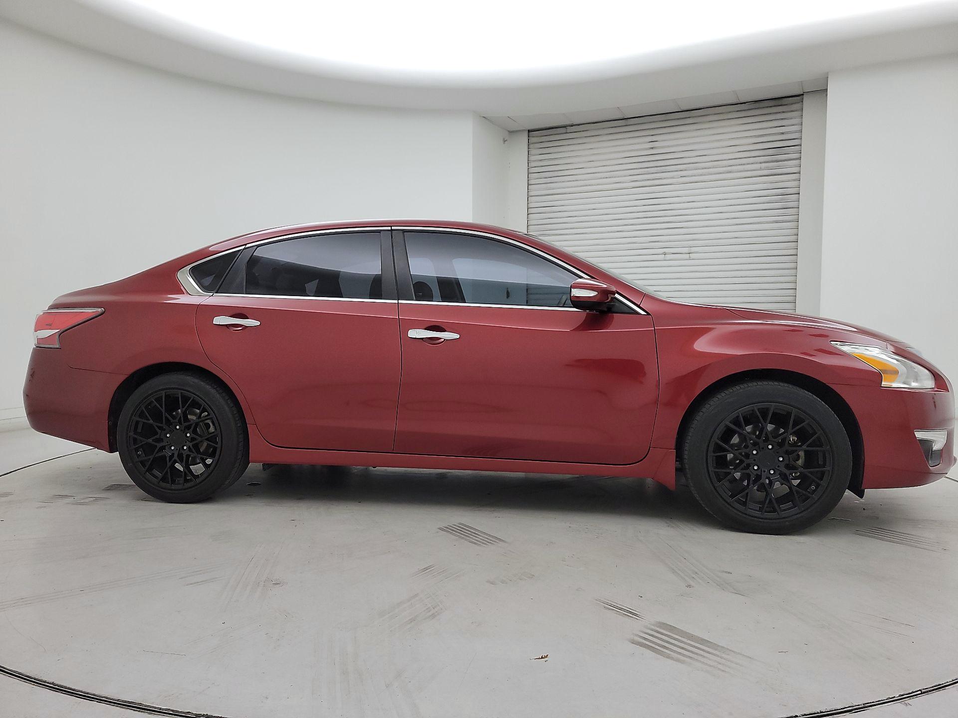 Thumbnail: 2015 Nissan Altima - 4