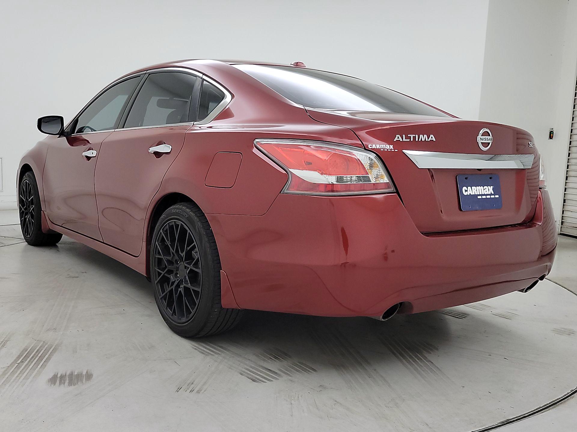 Thumbnail: 2015 Nissan Altima - 7