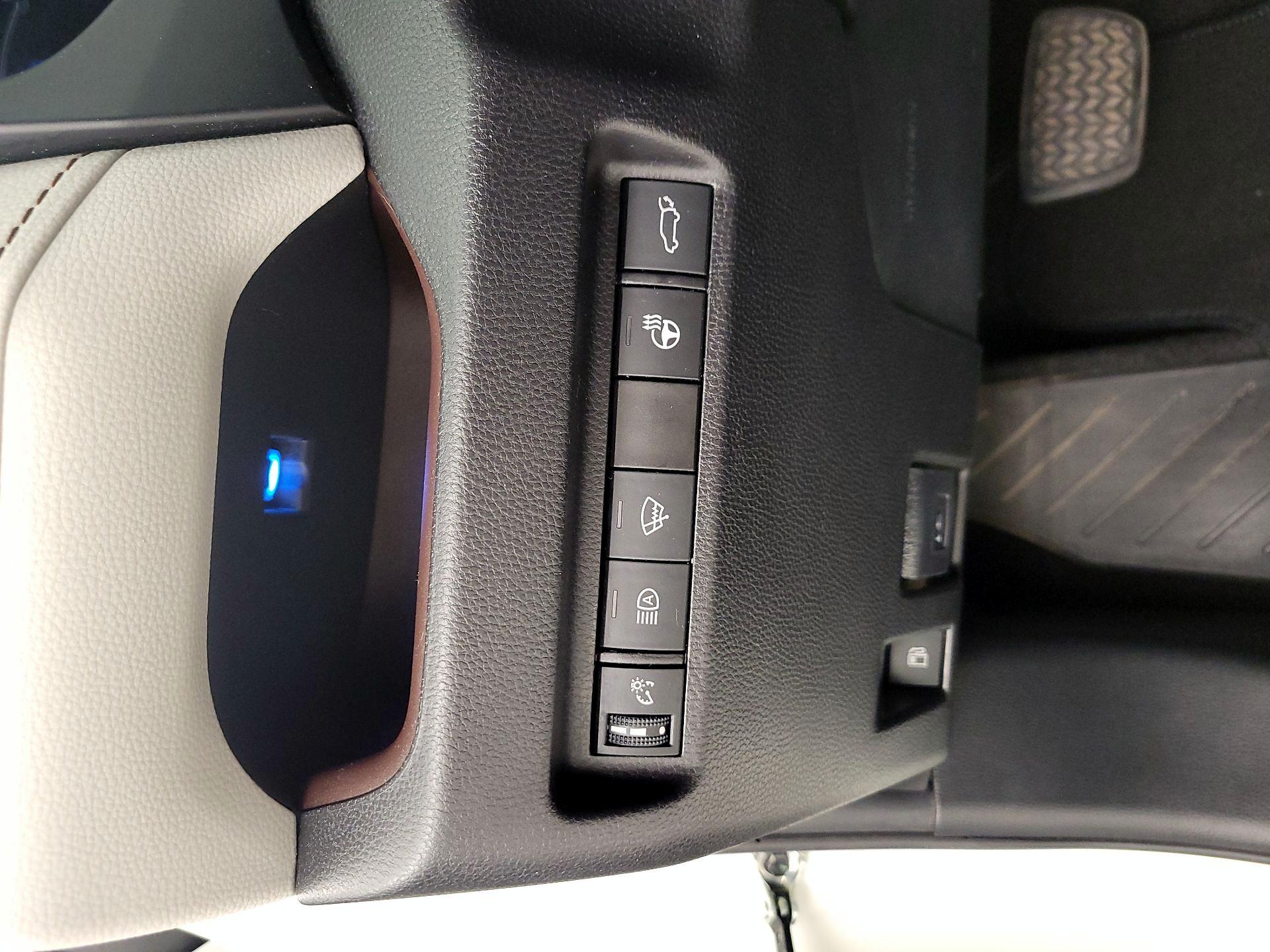 Thumbnail: 2021 Toyota RAV4 - 13