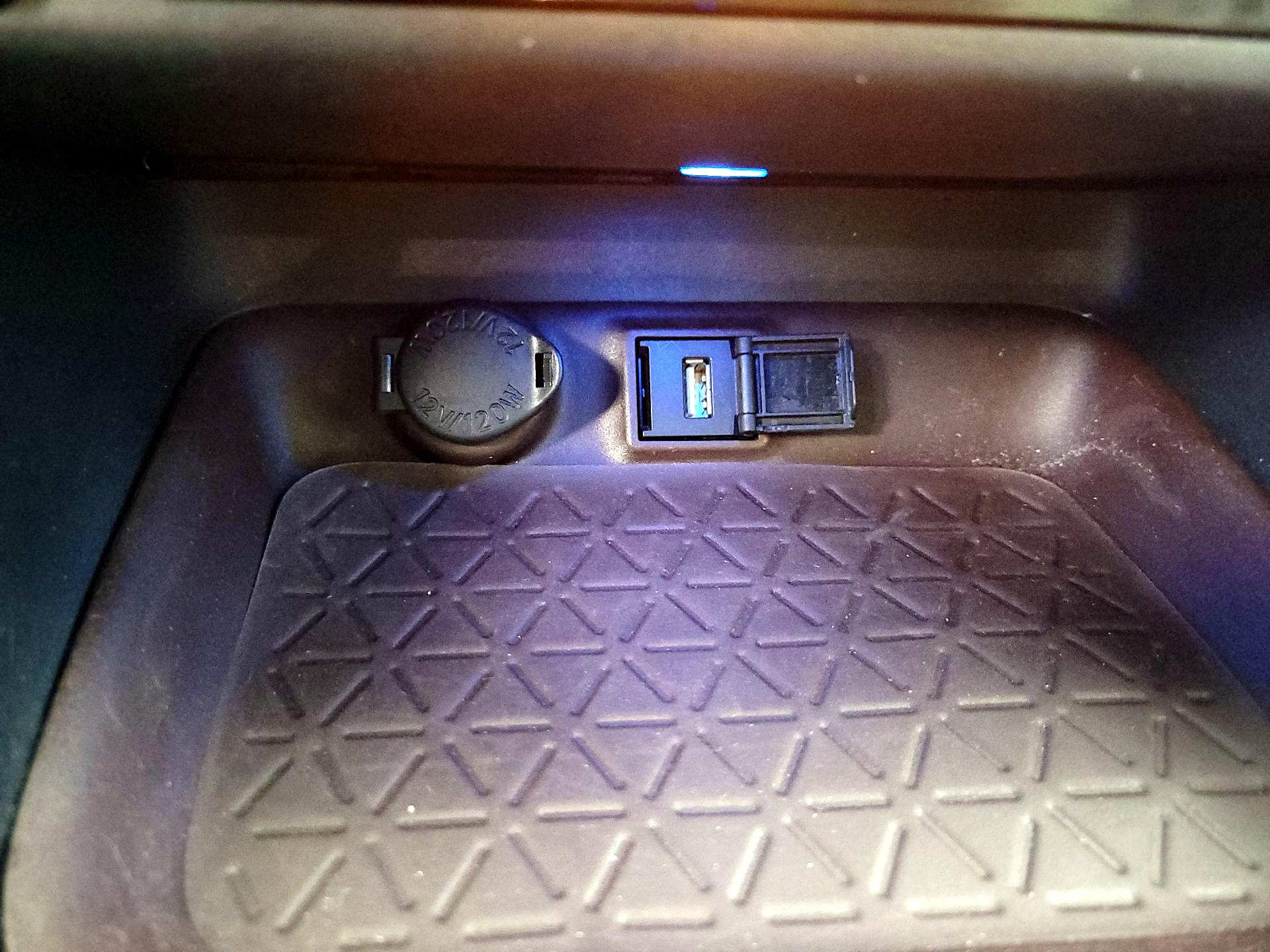 Thumbnail: 2021 Toyota RAV4 - 19