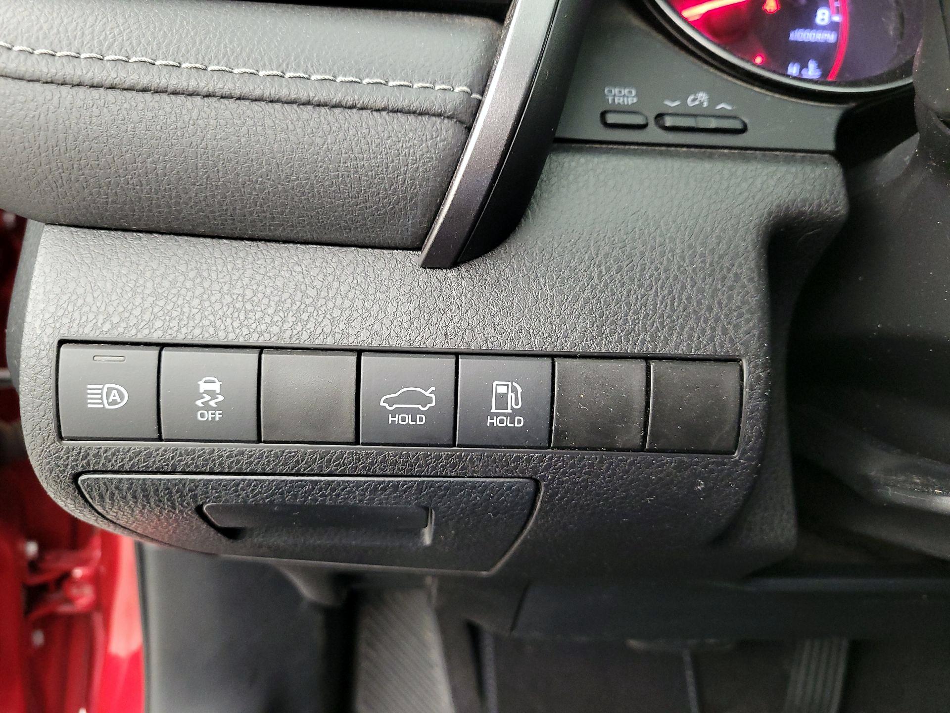 Thumbnail: 2021 Toyota Camry - 13