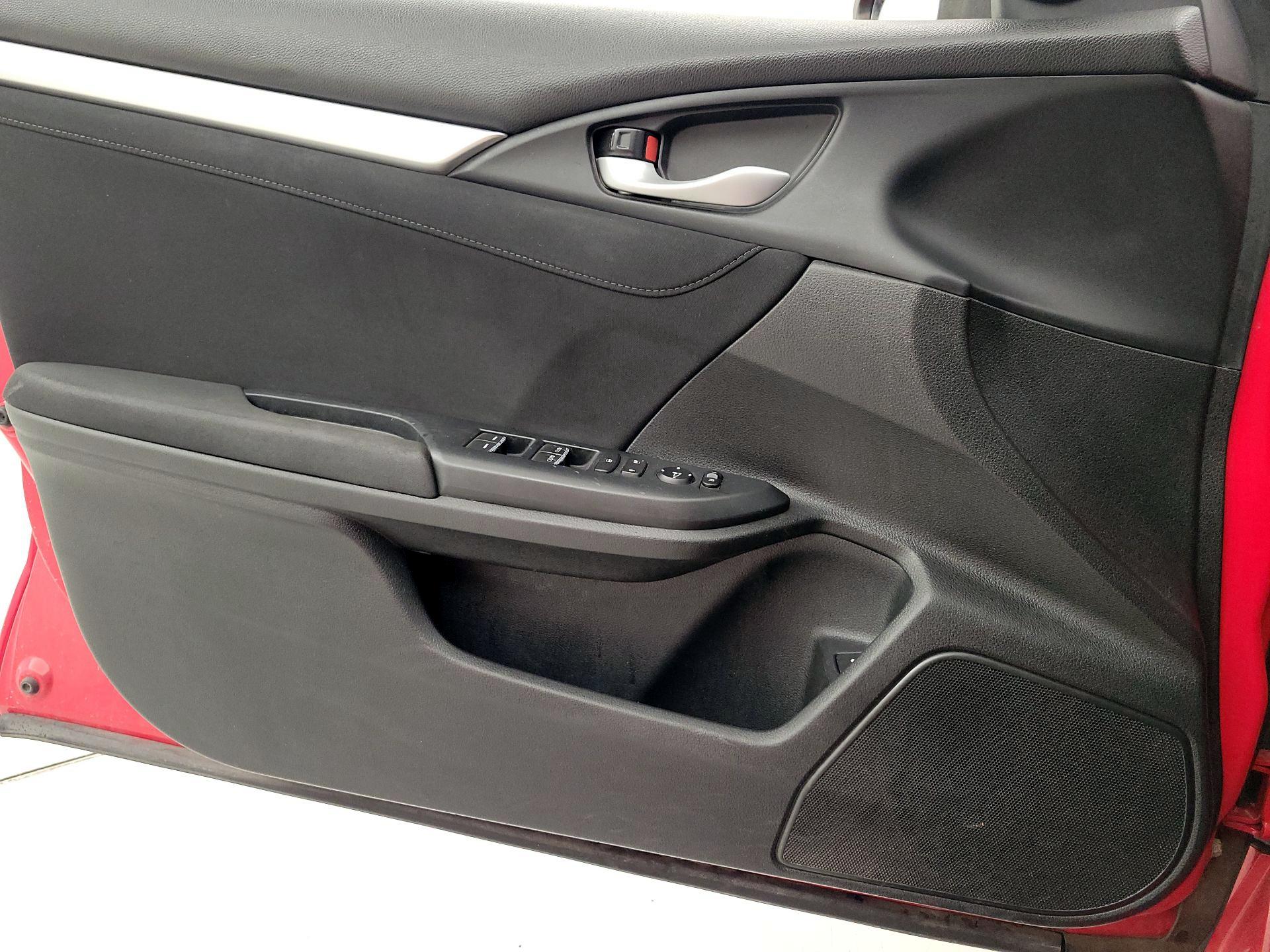 Thumbnail: 2016 Honda Civic - 12