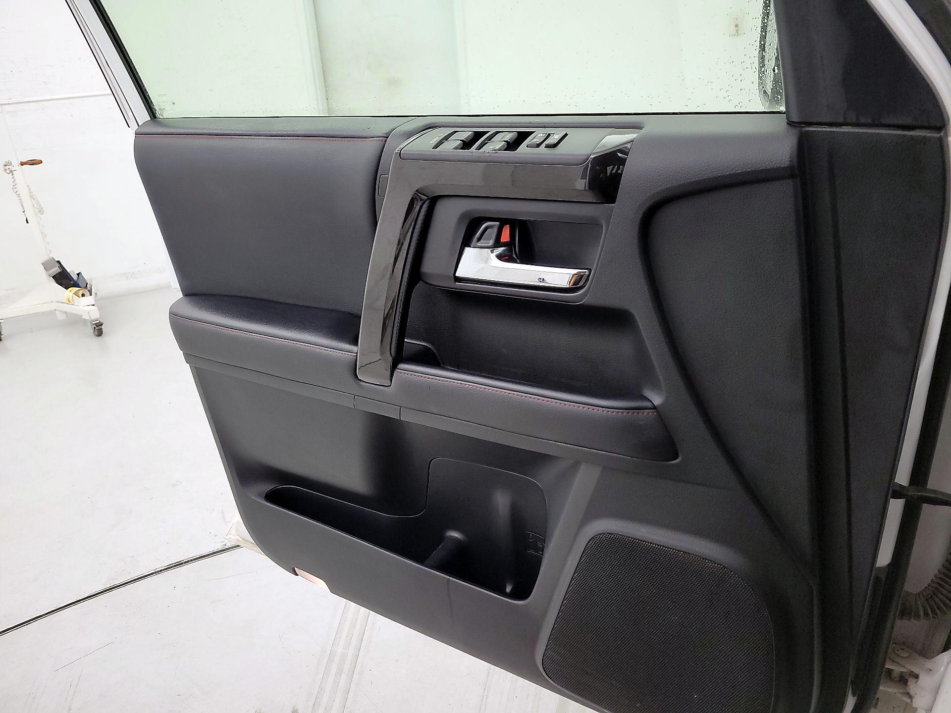 Thumbnail: 2020 Toyota 4Runner - 12