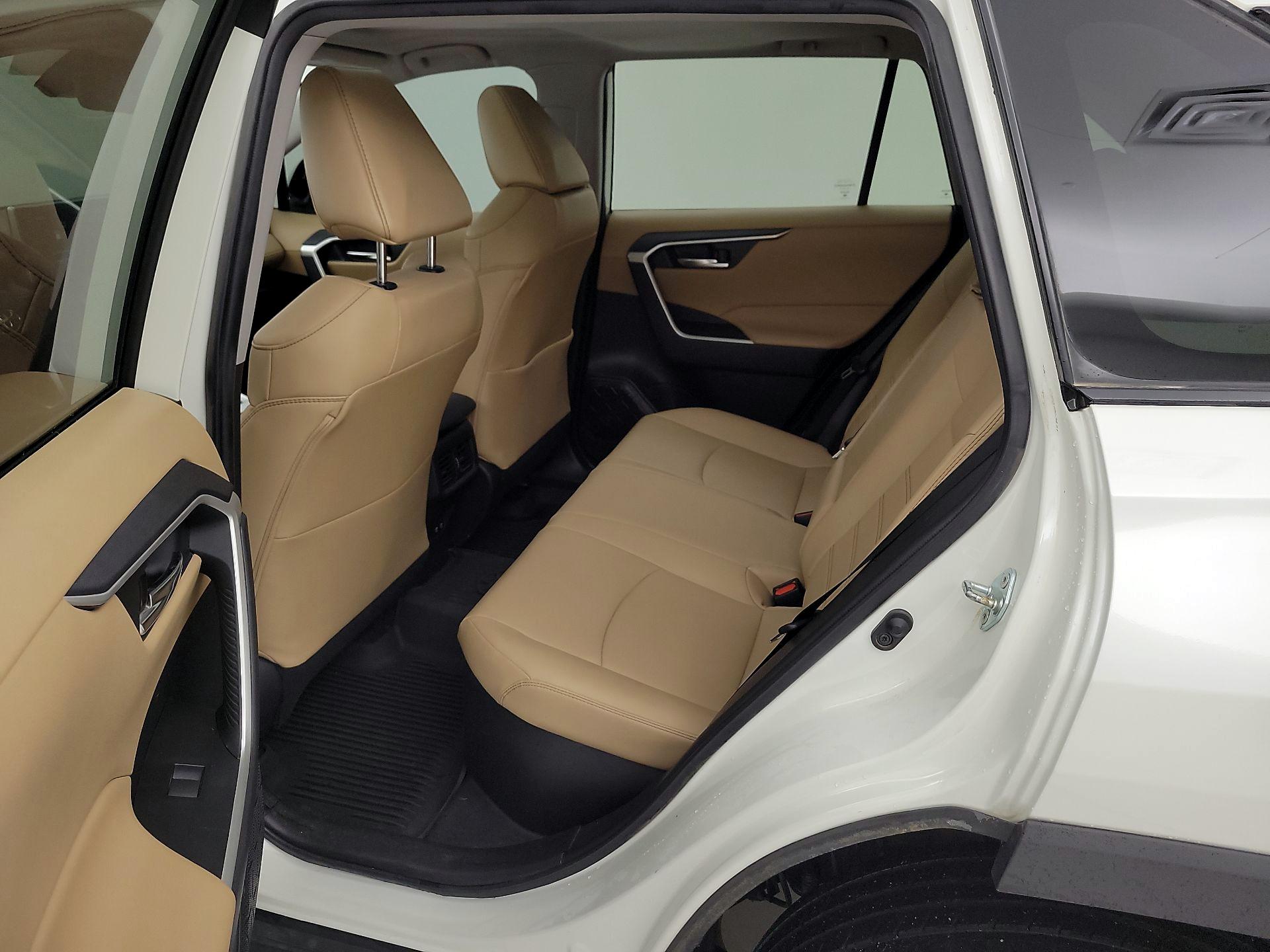 Thumbnail: 2021 Toyota RAV4 - 20