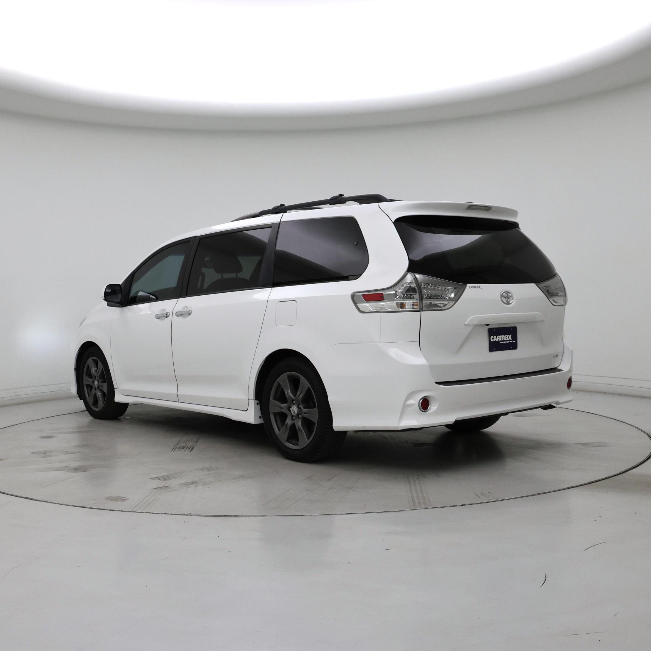 Thumbnail: 2017 Toyota Sienna - 2