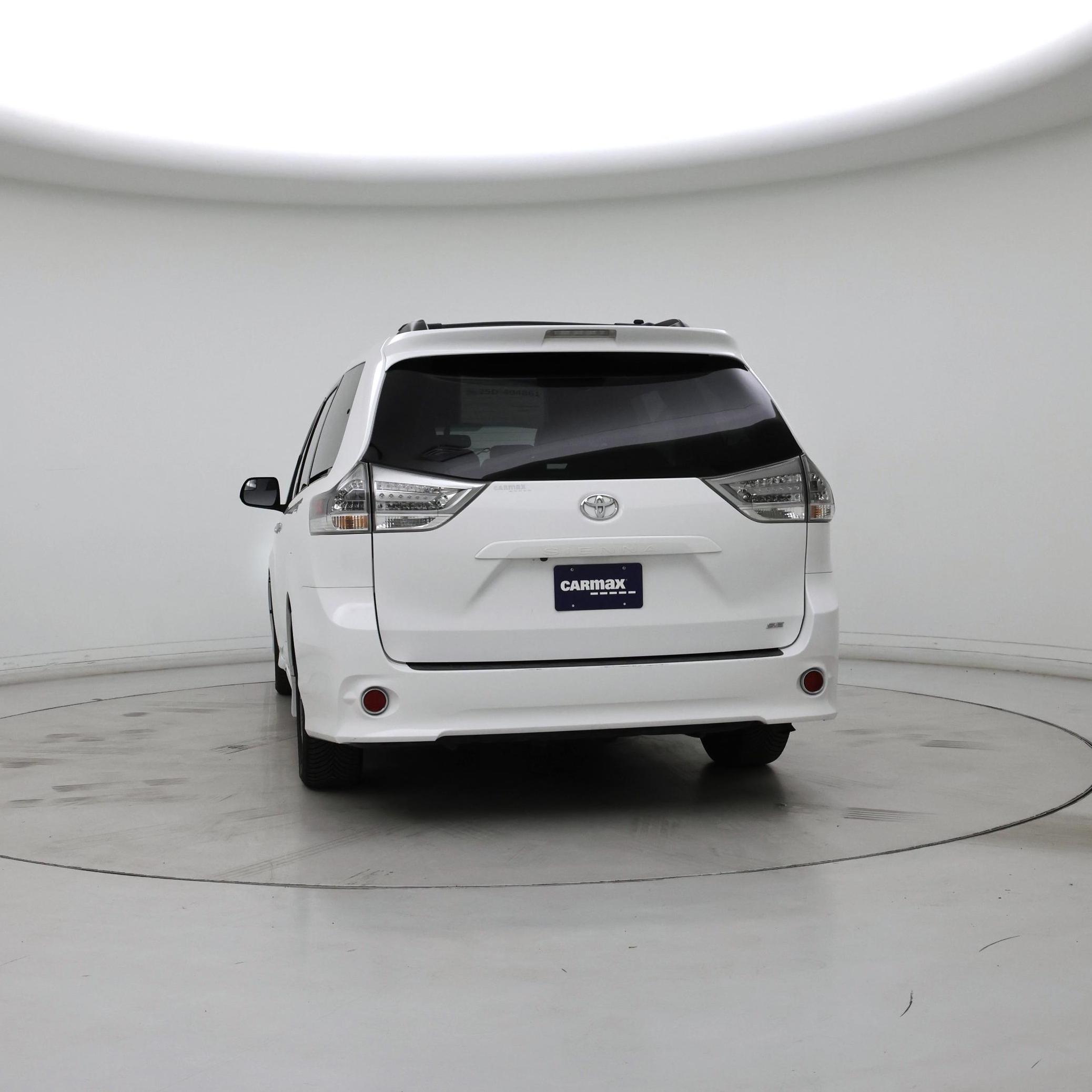 Thumbnail: 2017 Toyota Sienna - 6