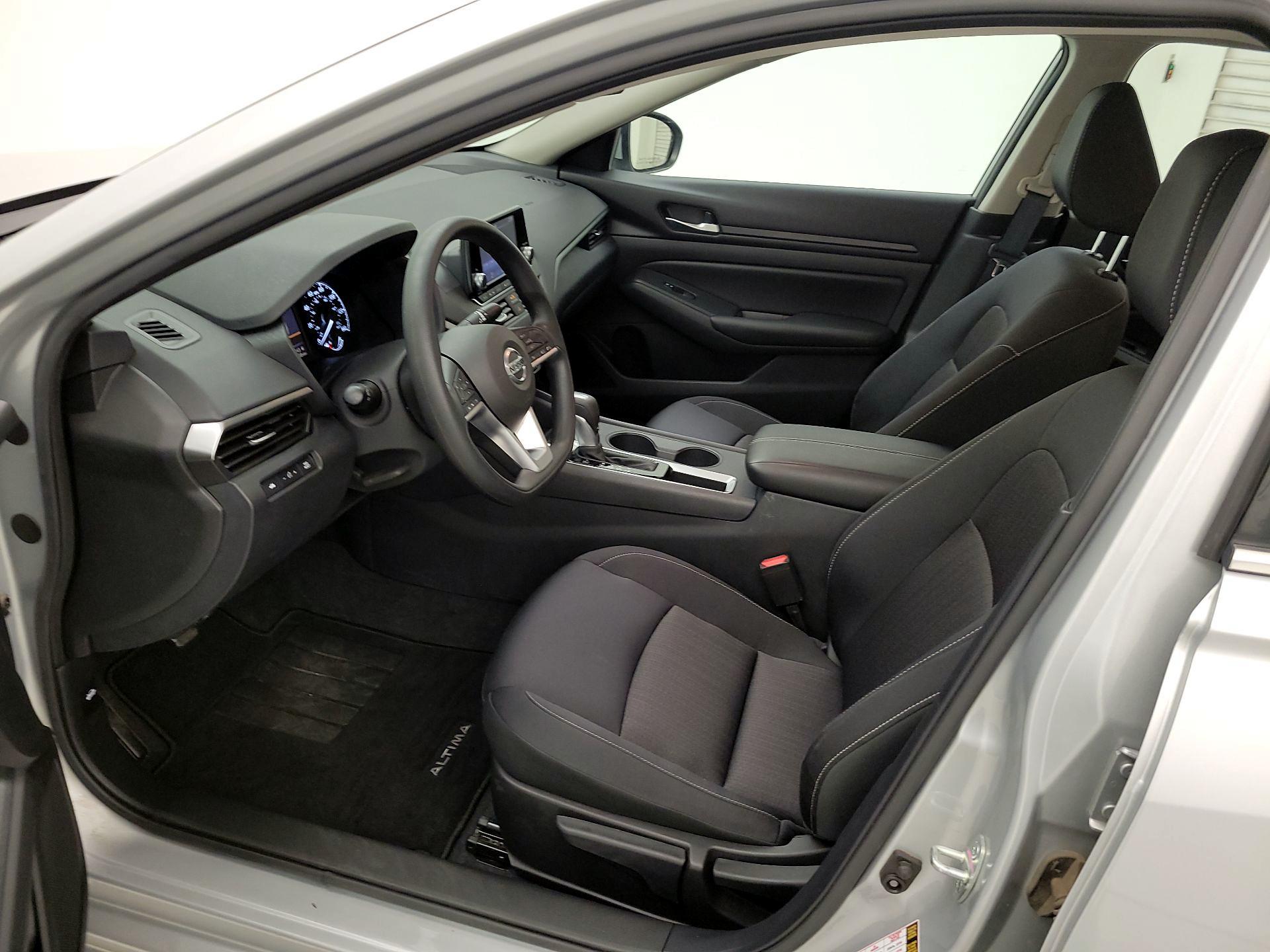 Thumbnail: 2021 Nissan Altima - 11