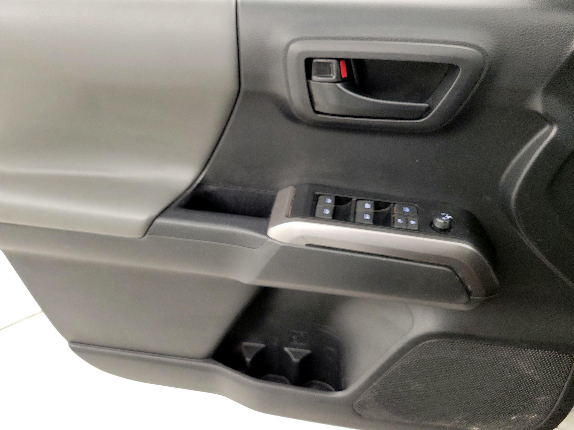 Thumbnail: 2022 Toyota Tacoma - 12