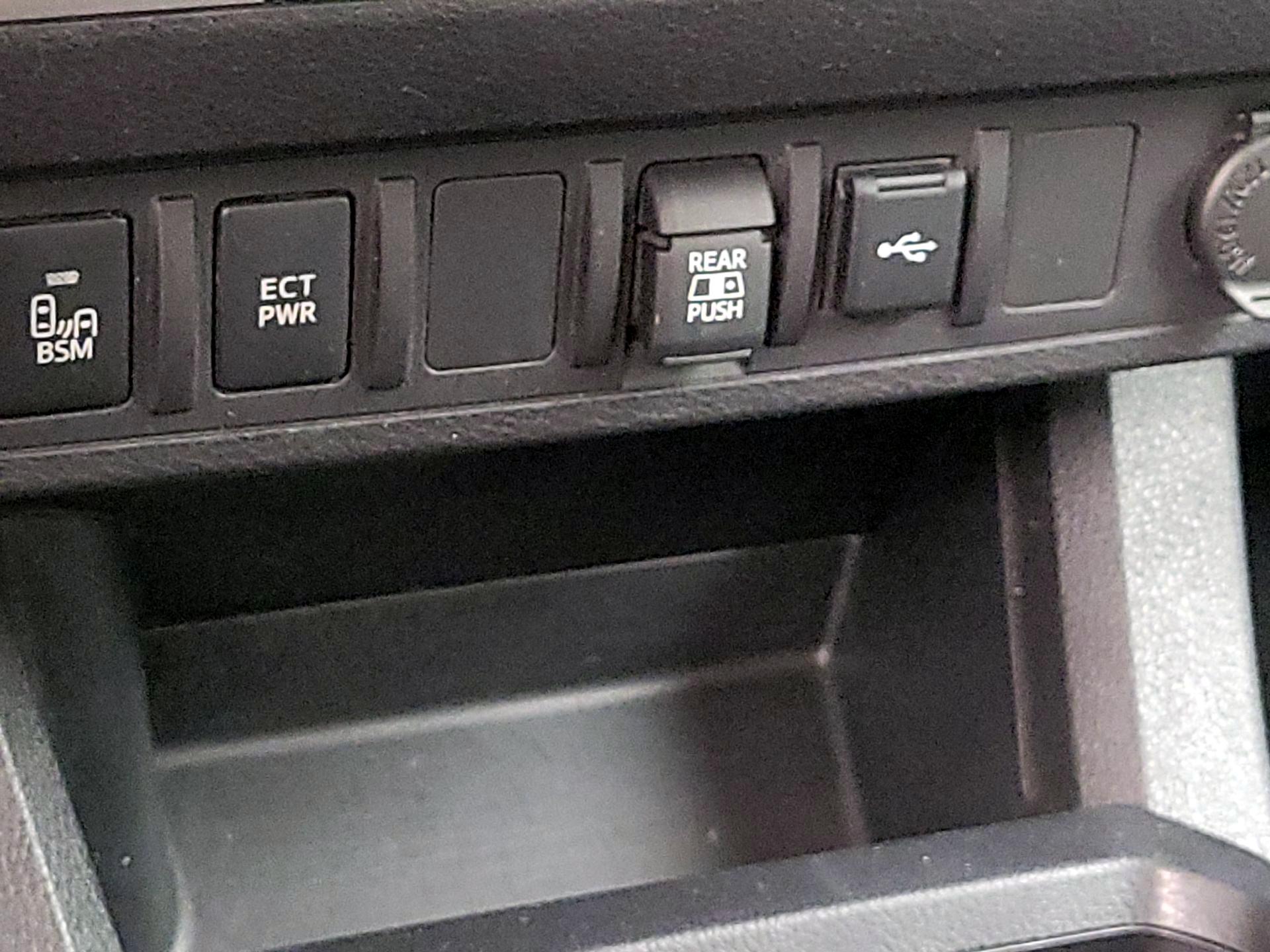 Thumbnail: 2022 Toyota Tacoma - 18