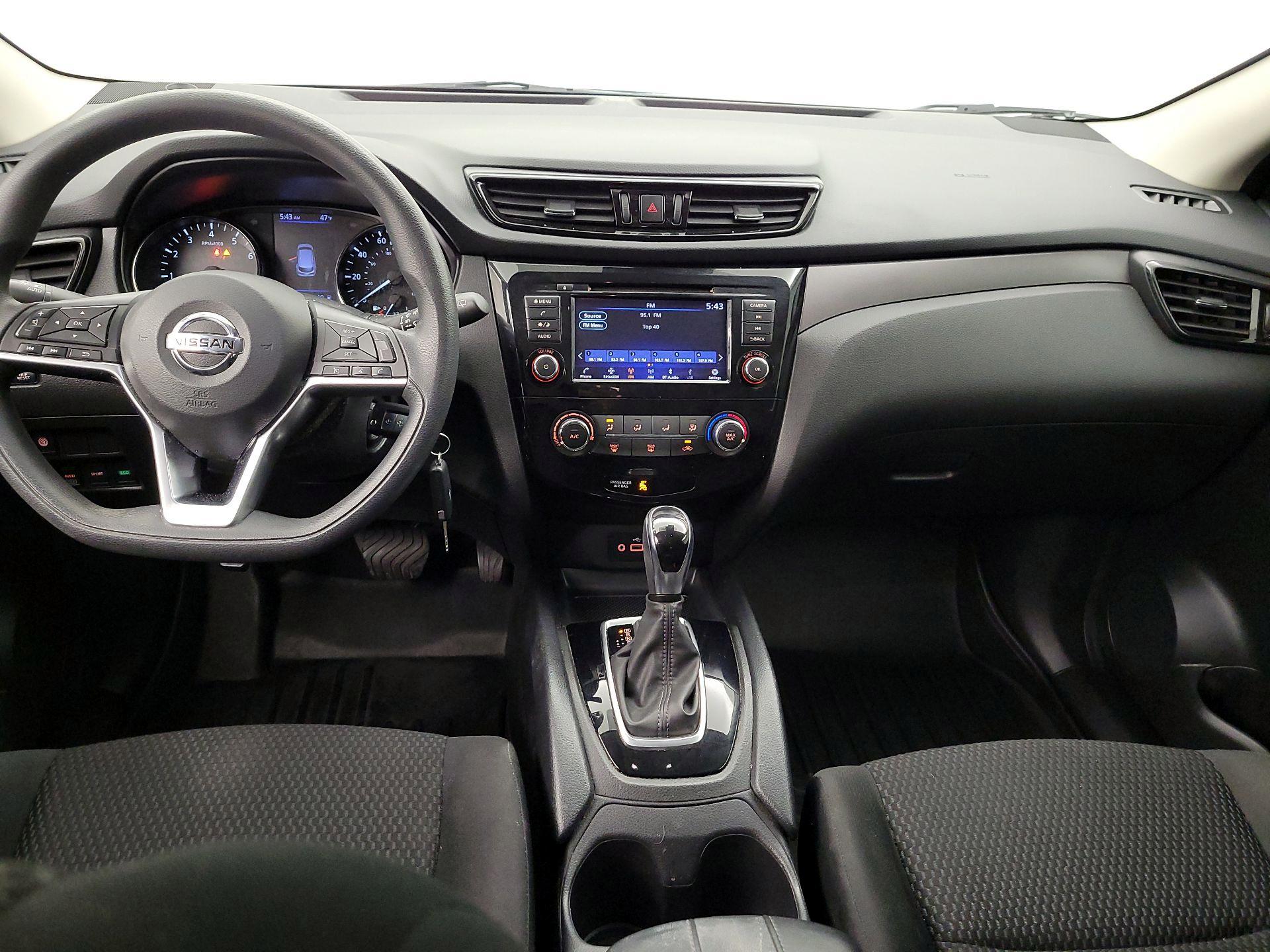 Thumbnail: 2021 Nissan Rogue Sport - 9