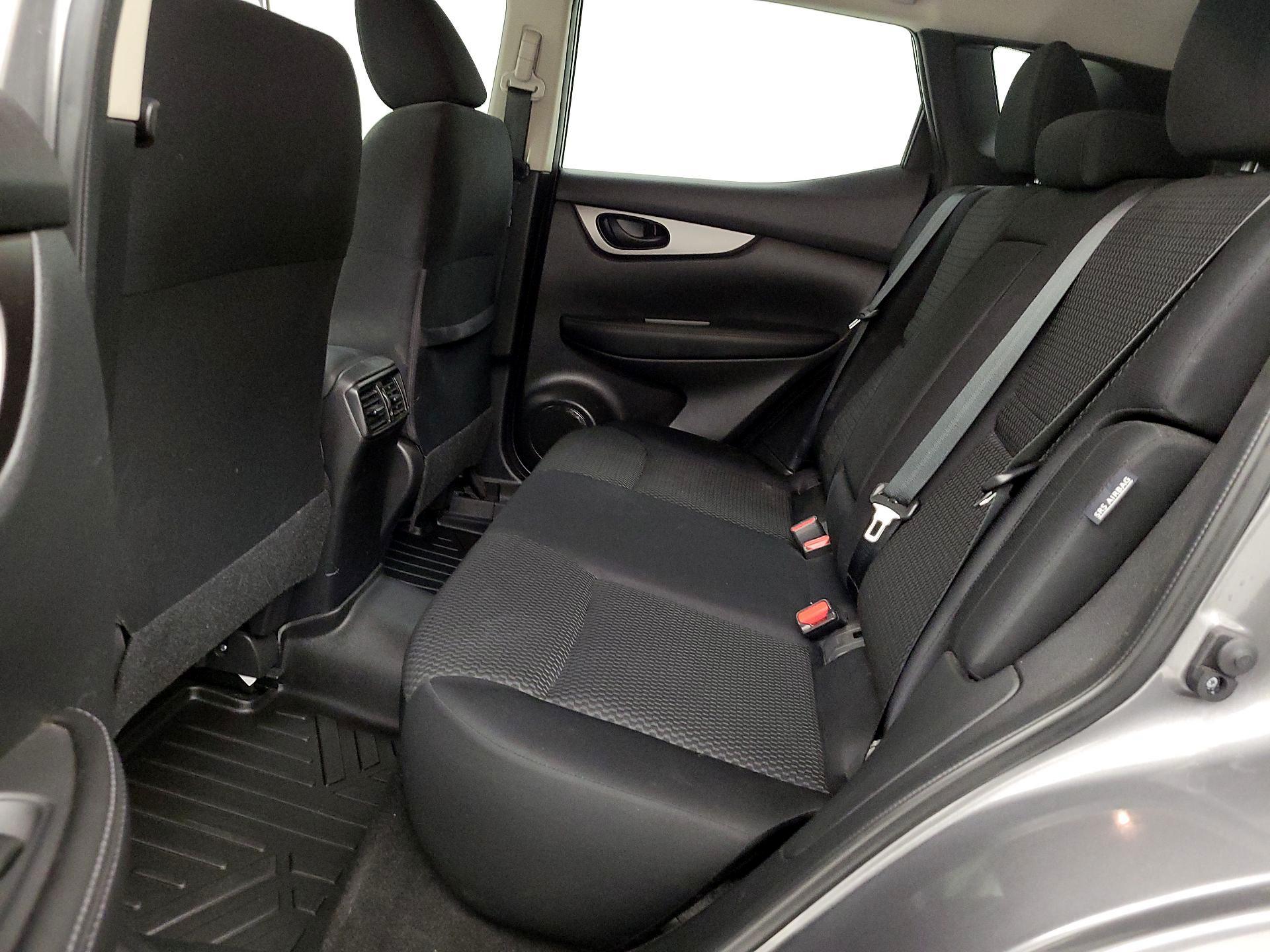 Thumbnail: 2021 Nissan Rogue Sport - 19