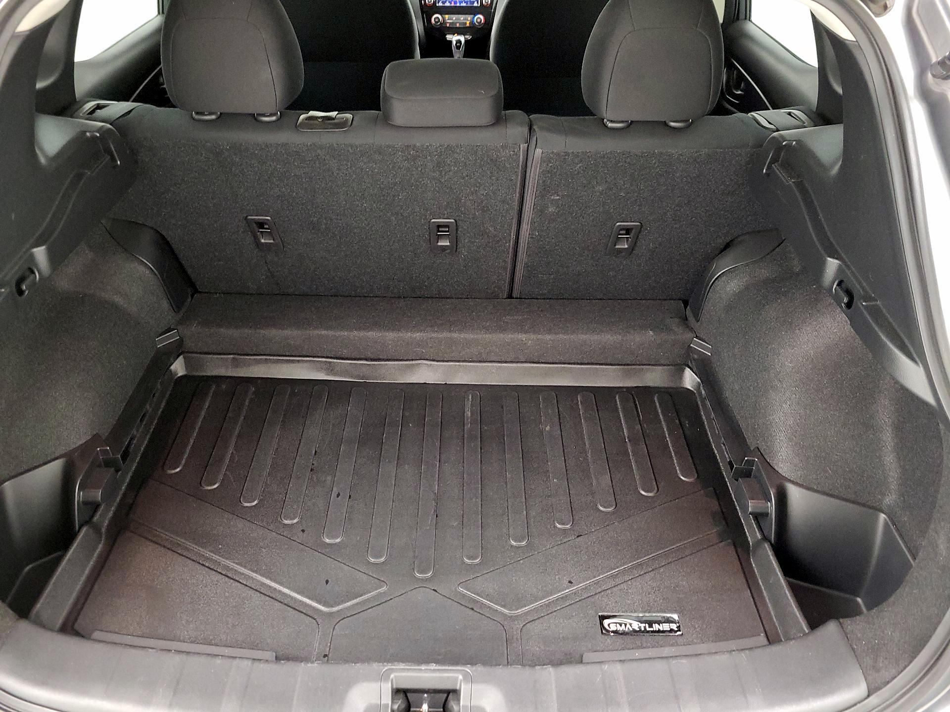 Thumbnail: 2021 Nissan Rogue Sport - 20