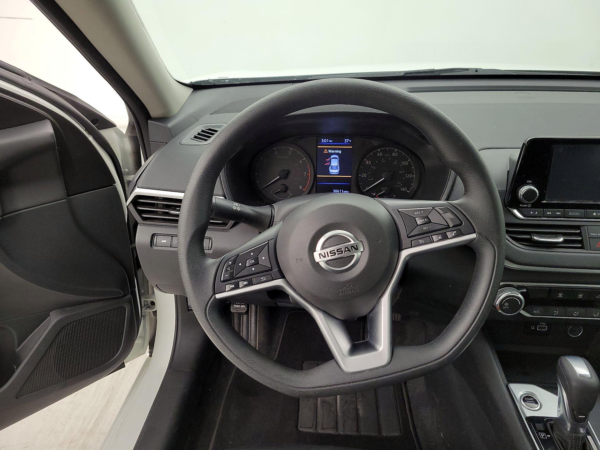 Thumbnail: 2021 Nissan Altima - 10