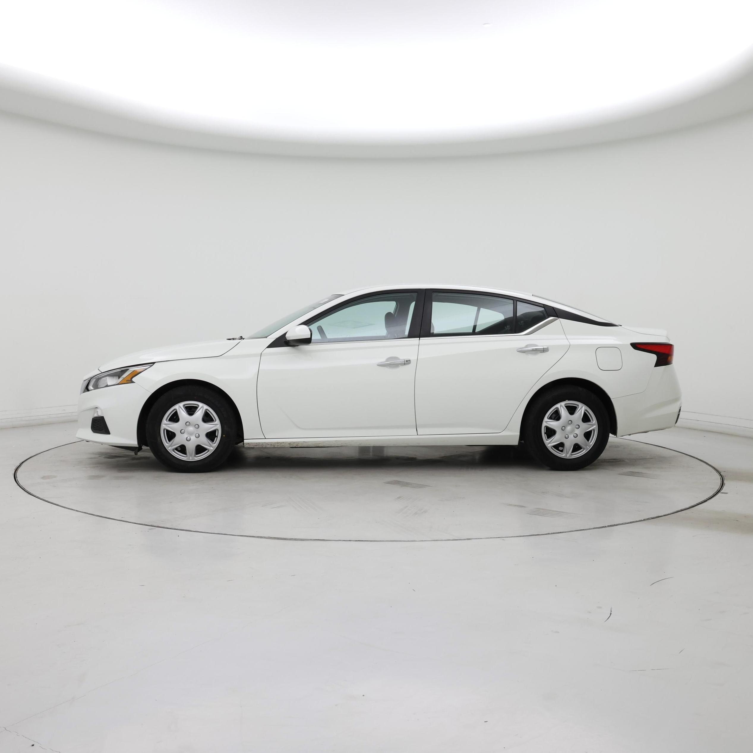 Thumbnail: 2021 Nissan Altima - 3