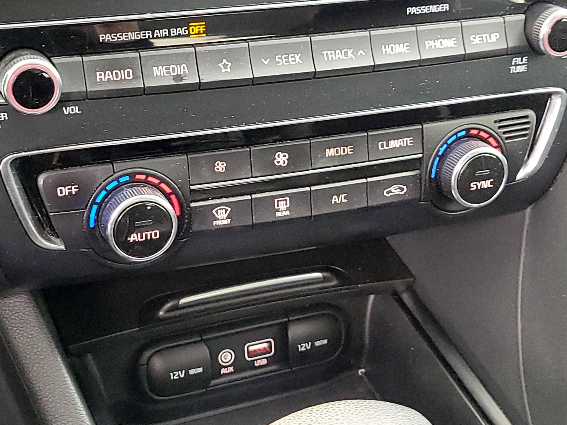 Thumbnail: 2019 Kia Optima - 16