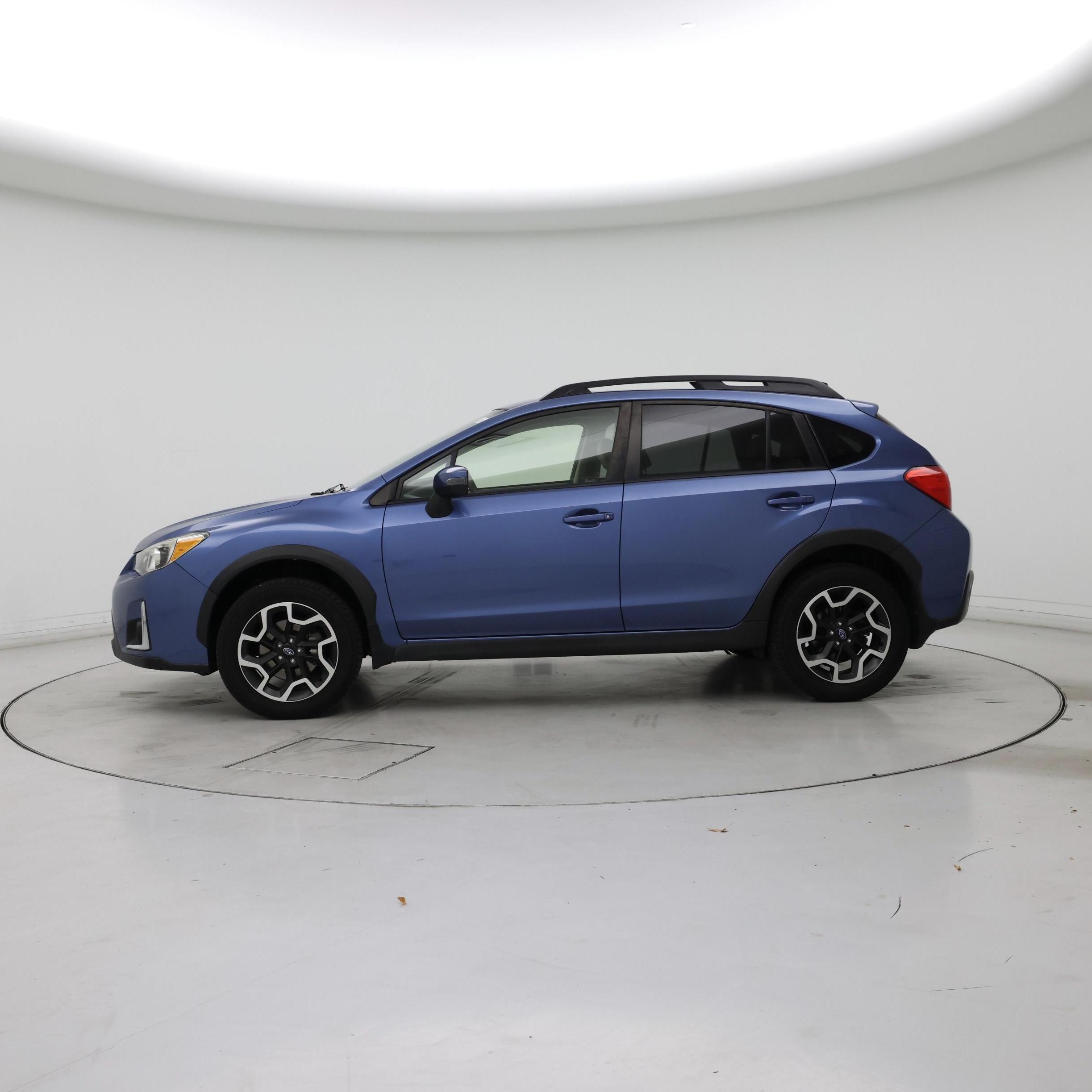 Thumbnail: 2017 Subaru Crosstrek - 3