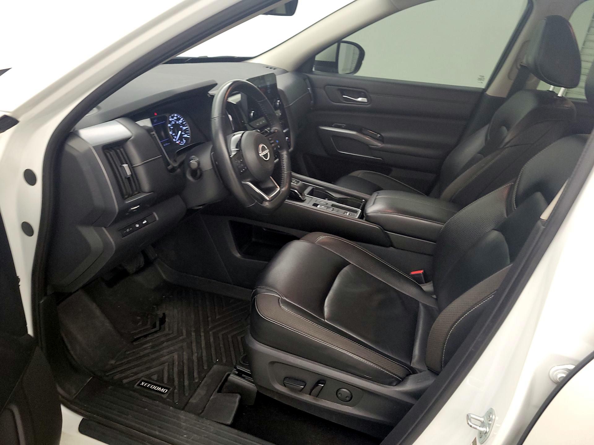 Thumbnail: 2023 Nissan Pathfinder - 11