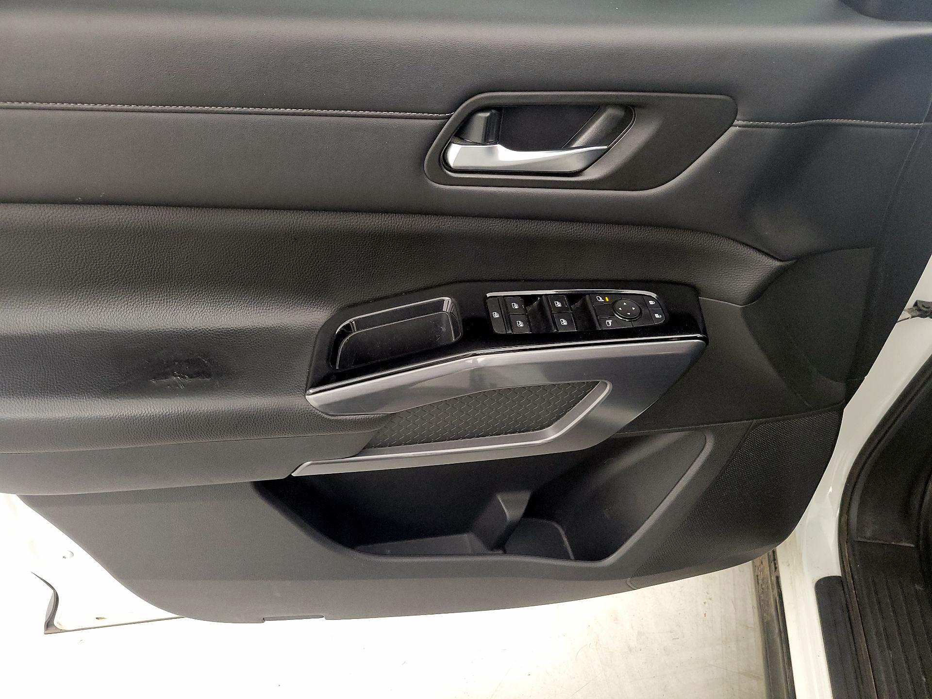 Thumbnail: 2023 Nissan Pathfinder - 12