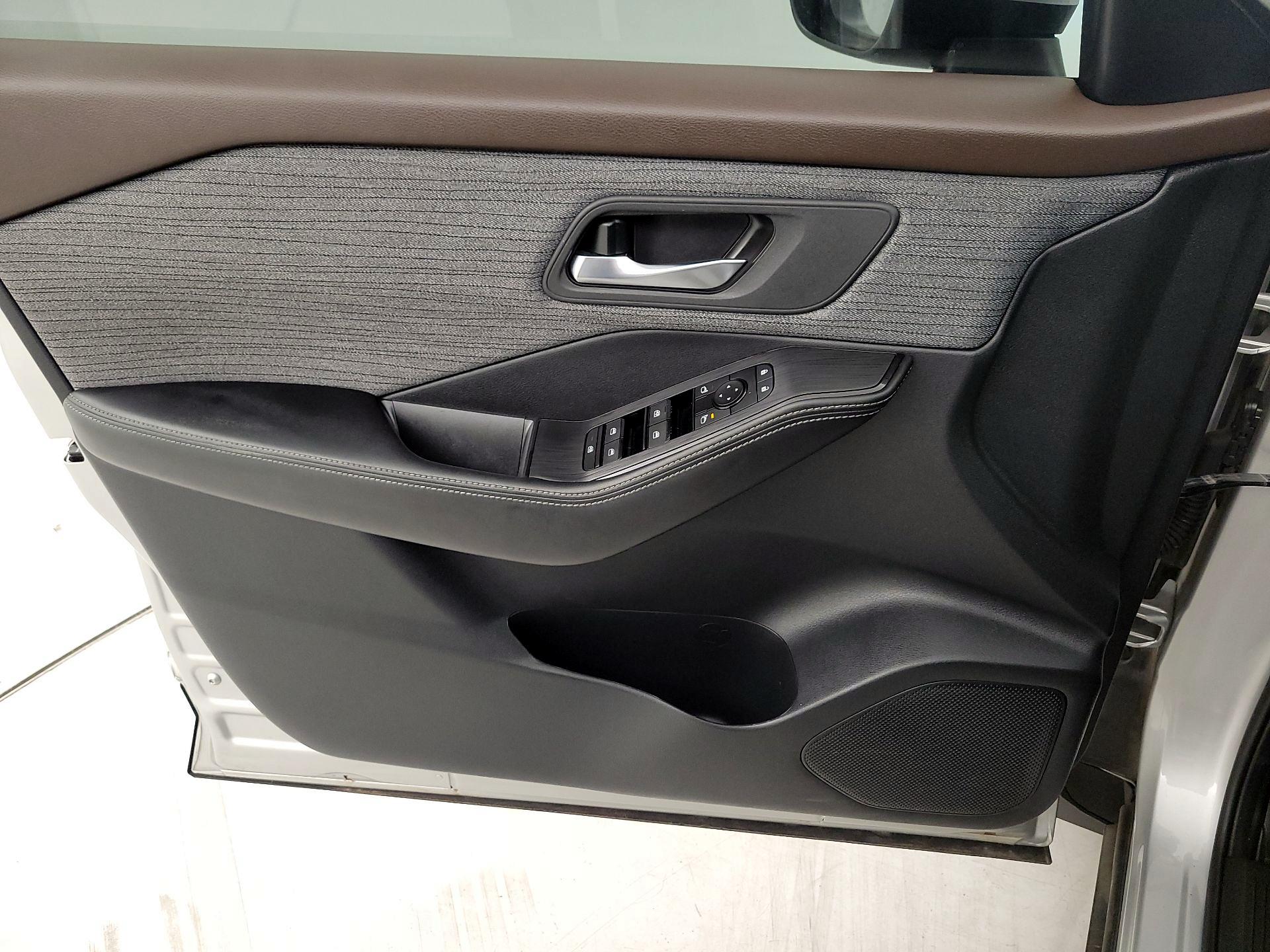 Thumbnail: 2023 Nissan Rogue - 12