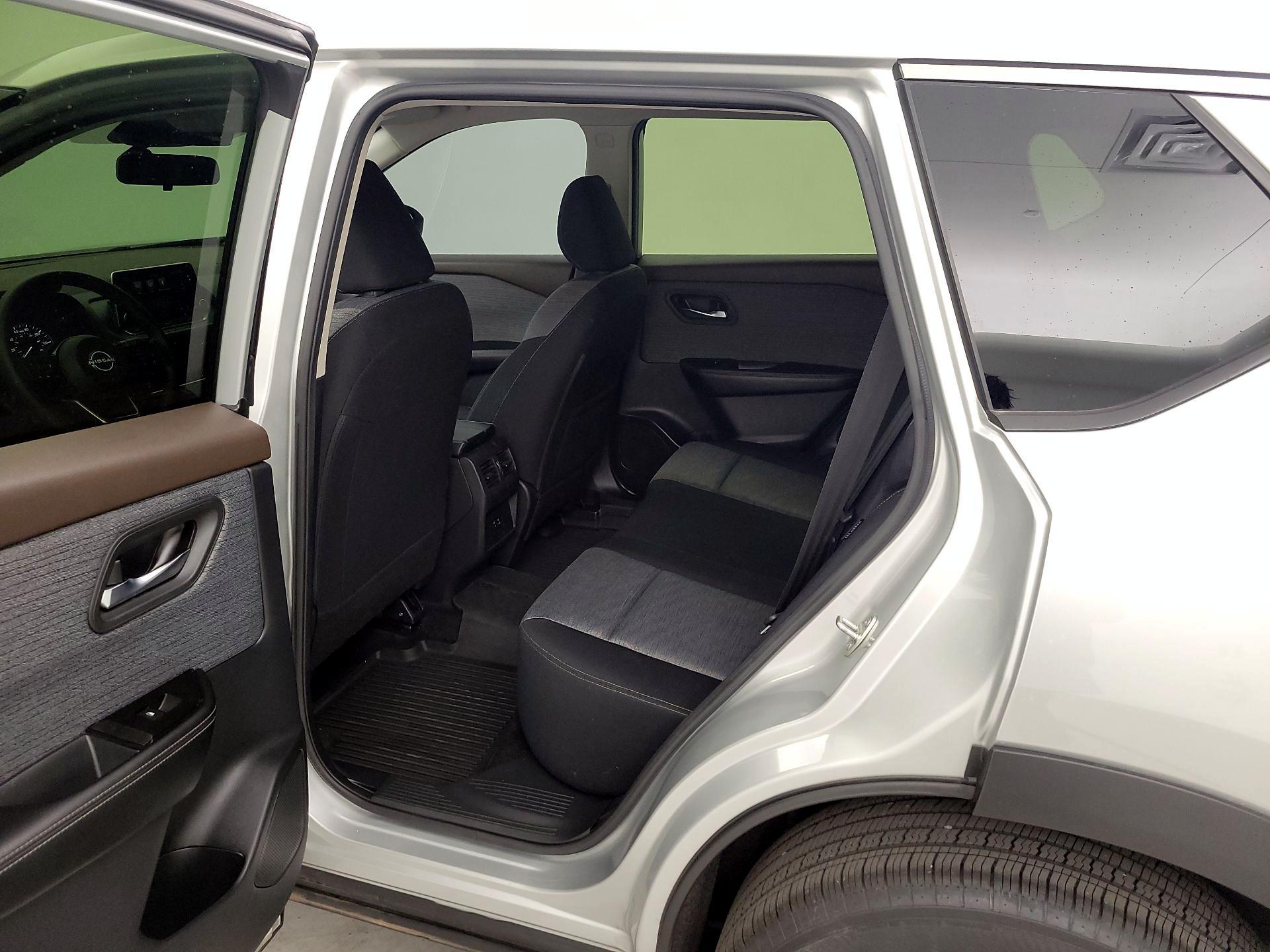 Thumbnail: 2023 Nissan Rogue - 19