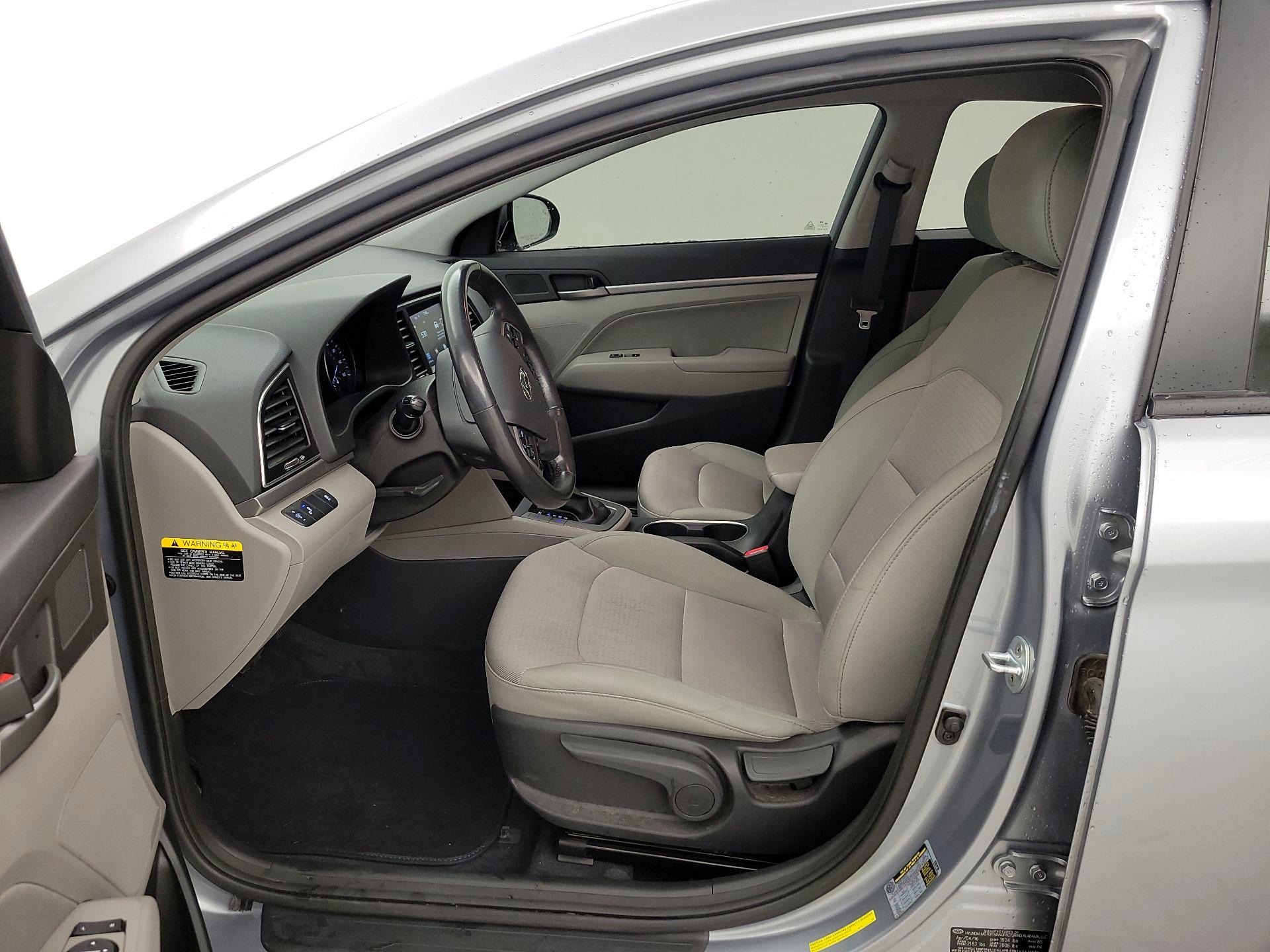 Thumbnail: 2017 Hyundai Elantra - 11