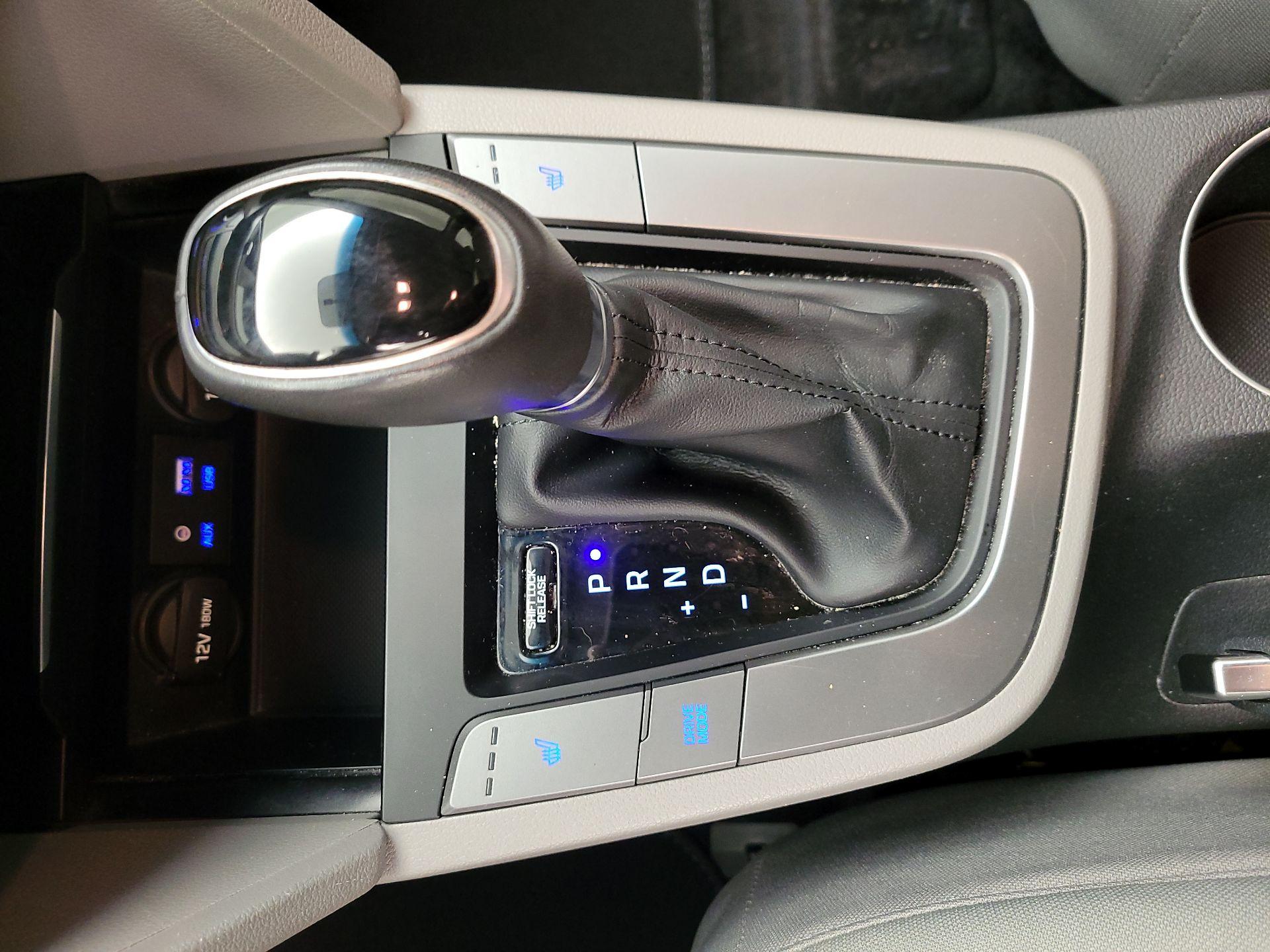 Thumbnail: 2017 Hyundai Elantra - 17