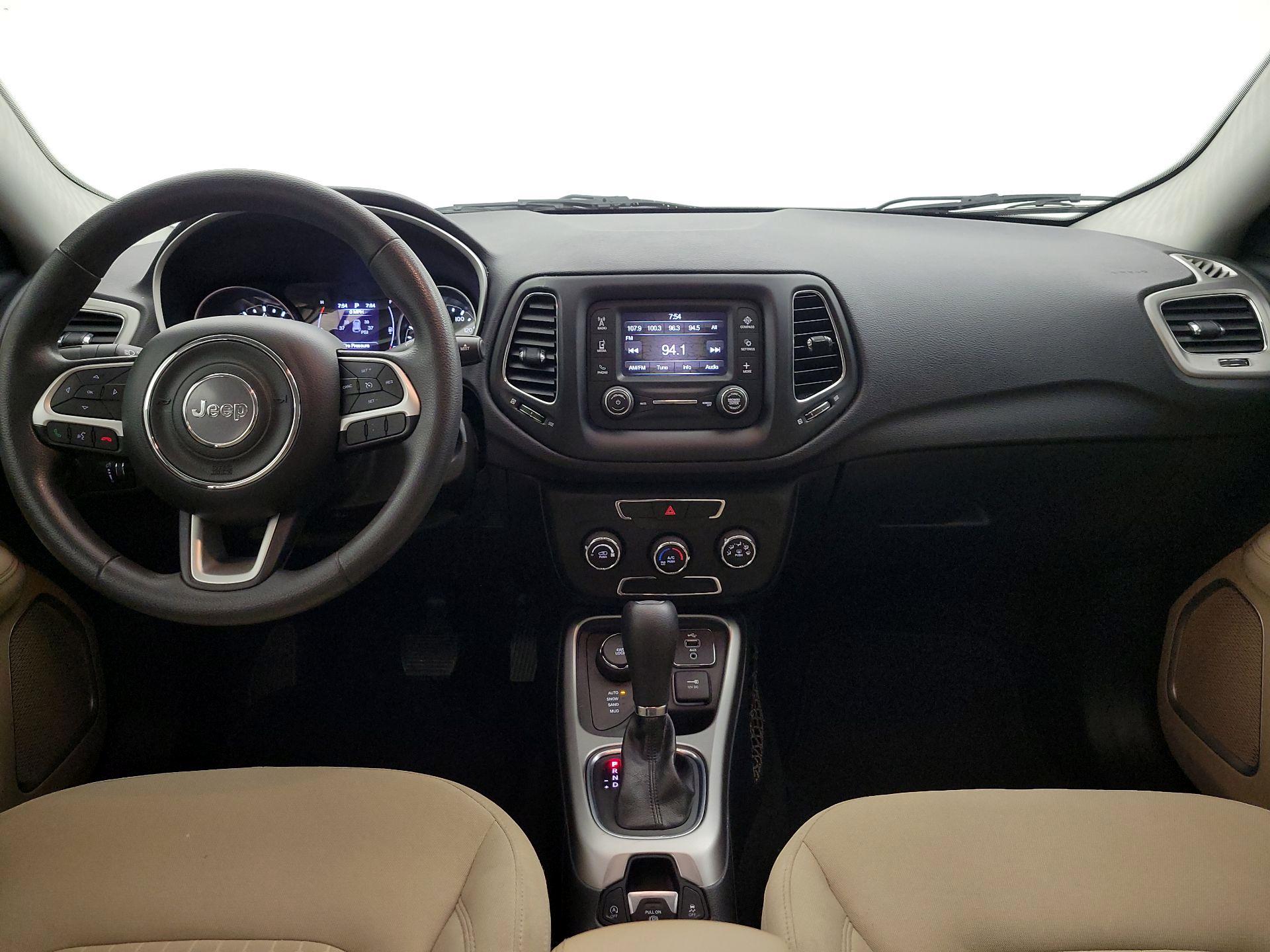 Thumbnail: 2018 Jeep Compass - 9