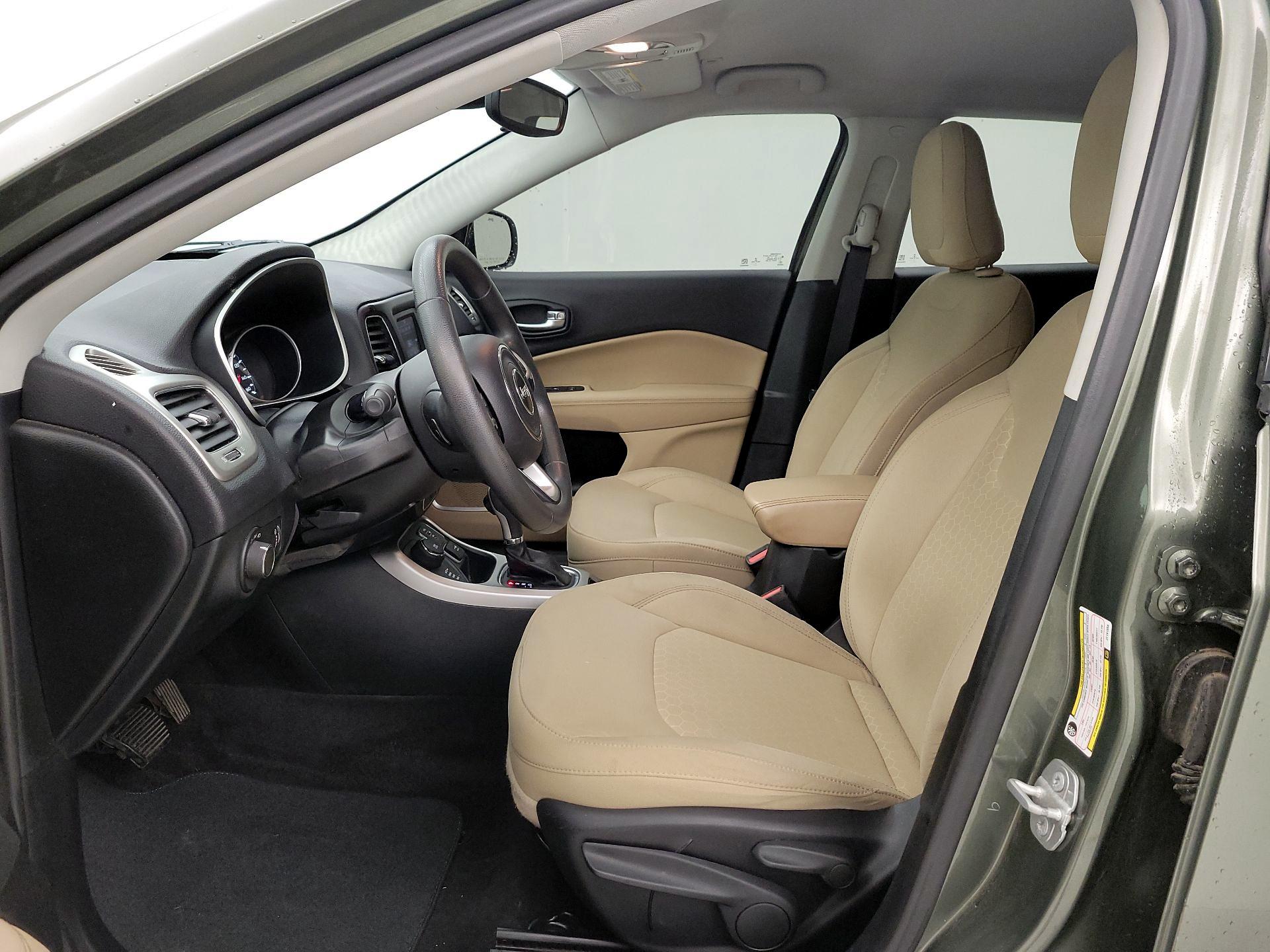 Thumbnail: 2018 Jeep Compass - 11