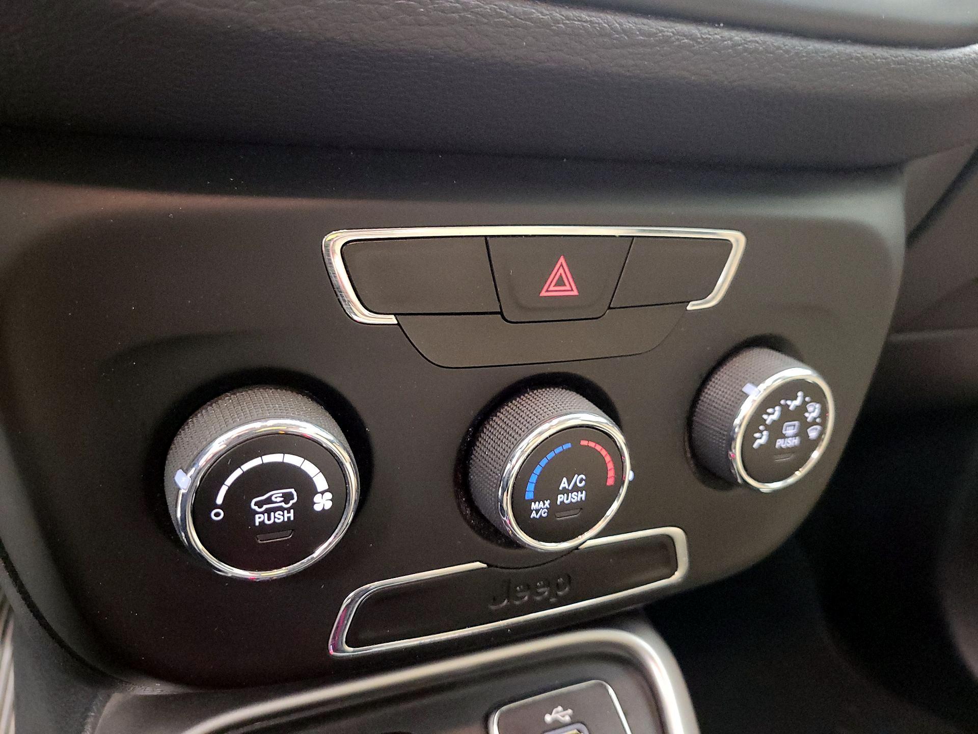 Thumbnail: 2018 Jeep Compass - 16