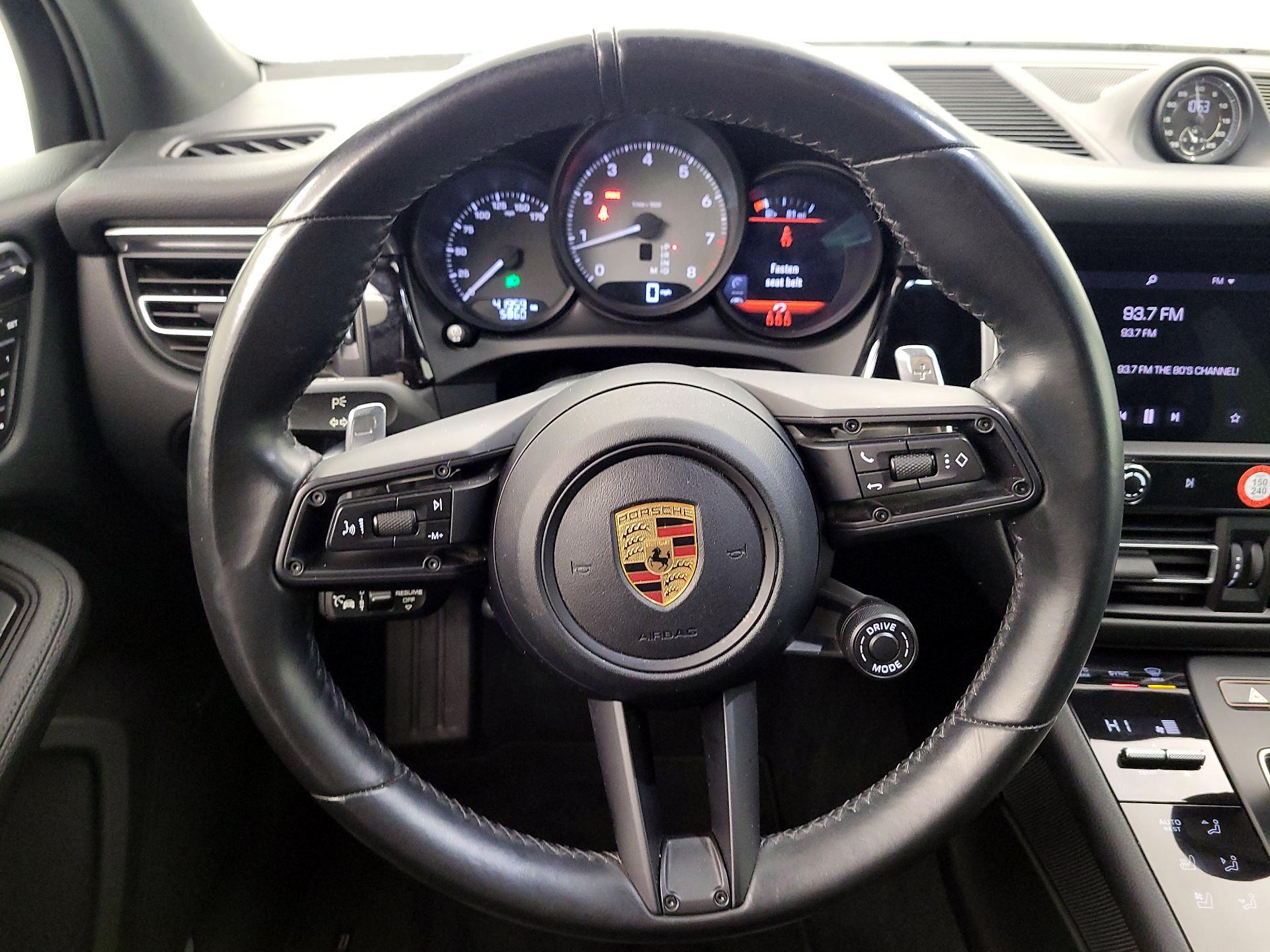 Thumbnail: 2022 Porsche Macan - 10