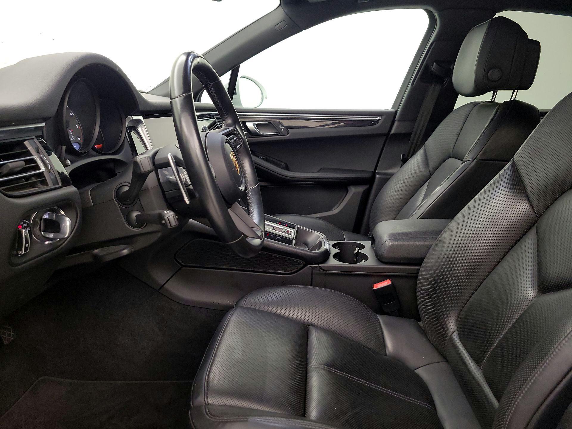 Thumbnail: 2022 Porsche Macan - 11