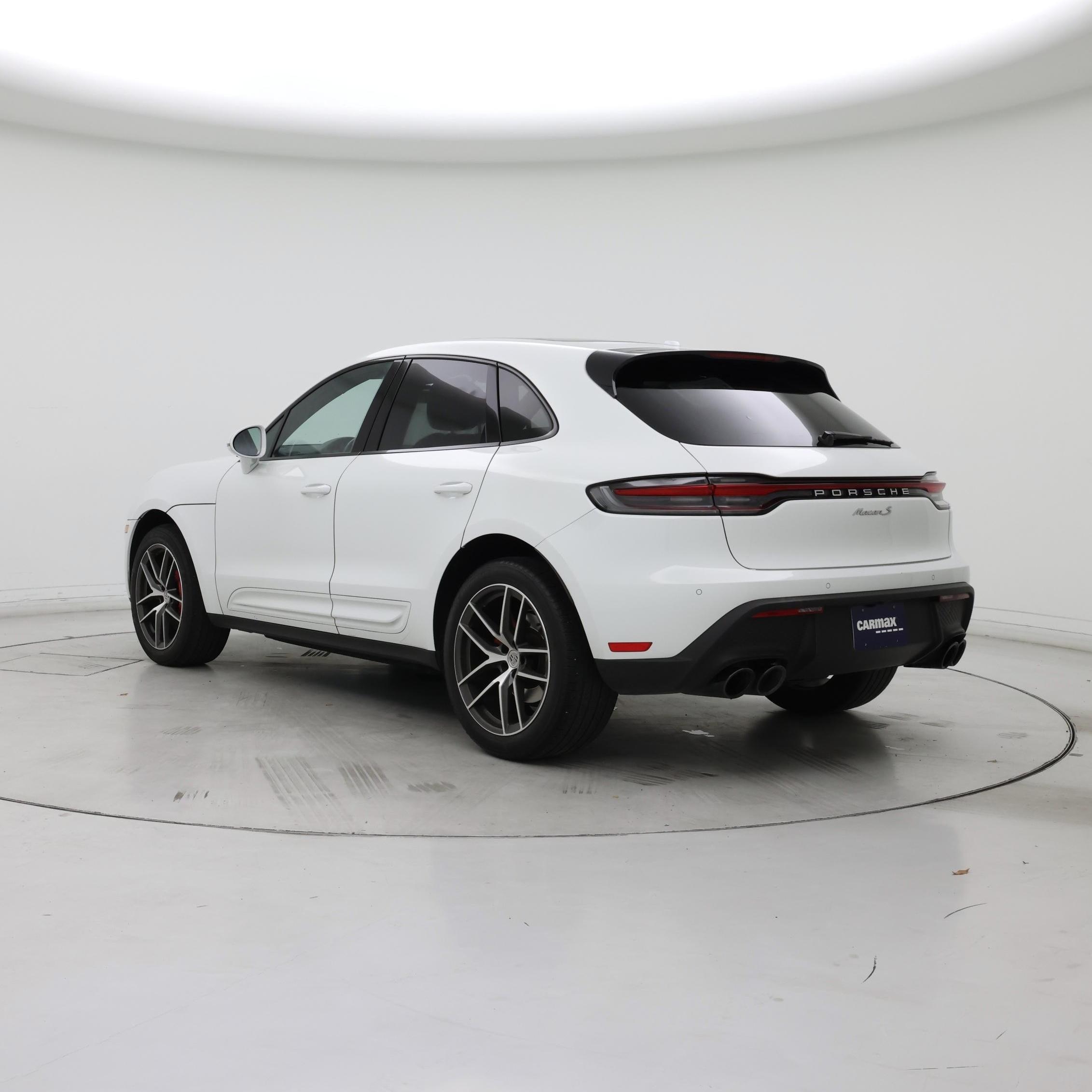 Thumbnail: 2022 Porsche Macan - 2