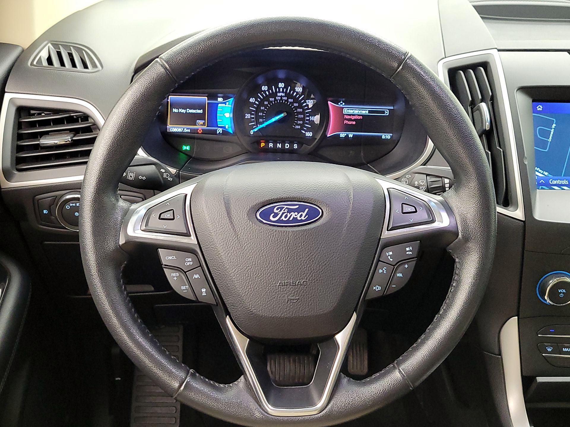 Thumbnail: 2020 Ford Edge - 10