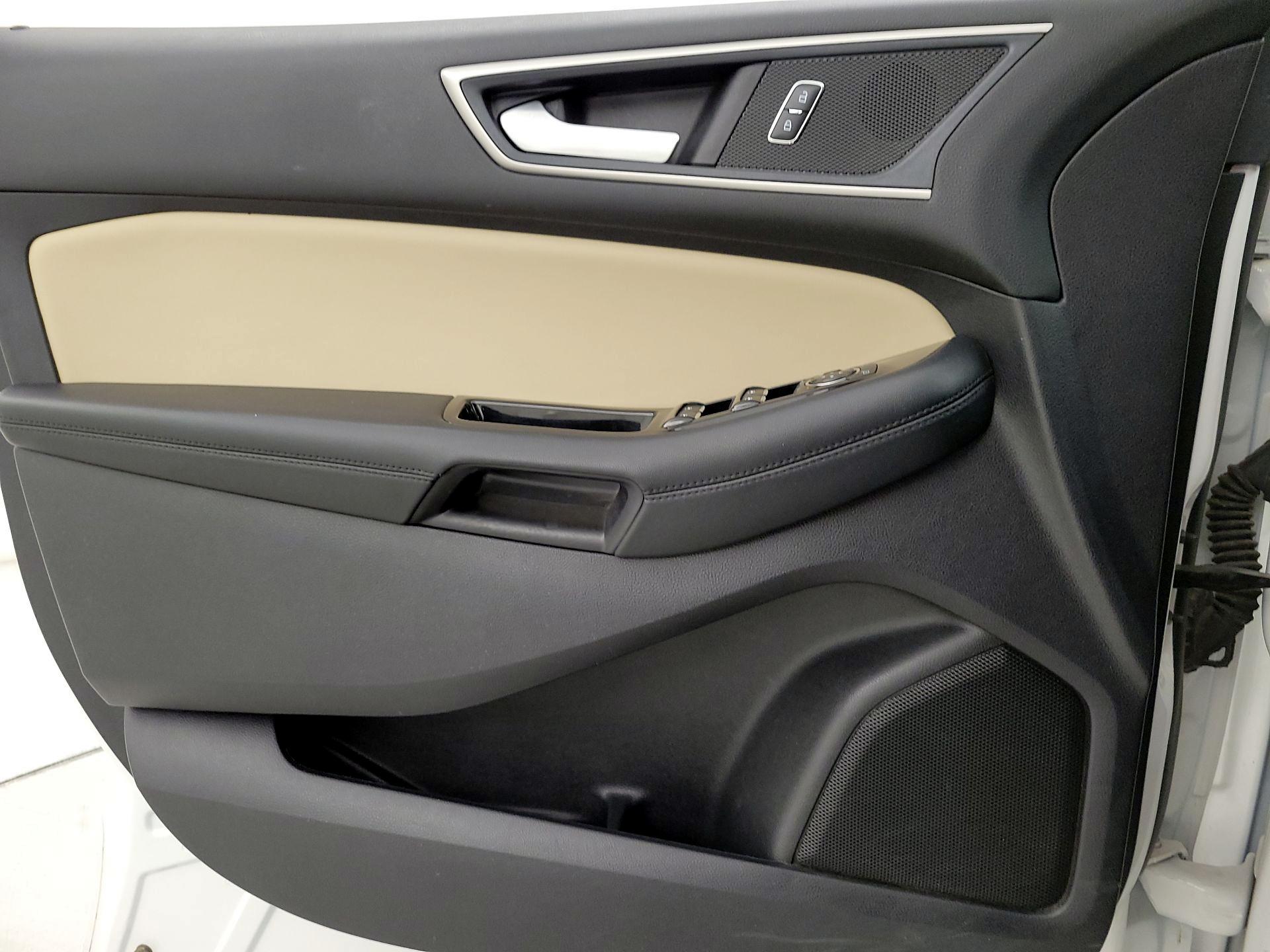 Thumbnail: 2020 Ford Edge - 12