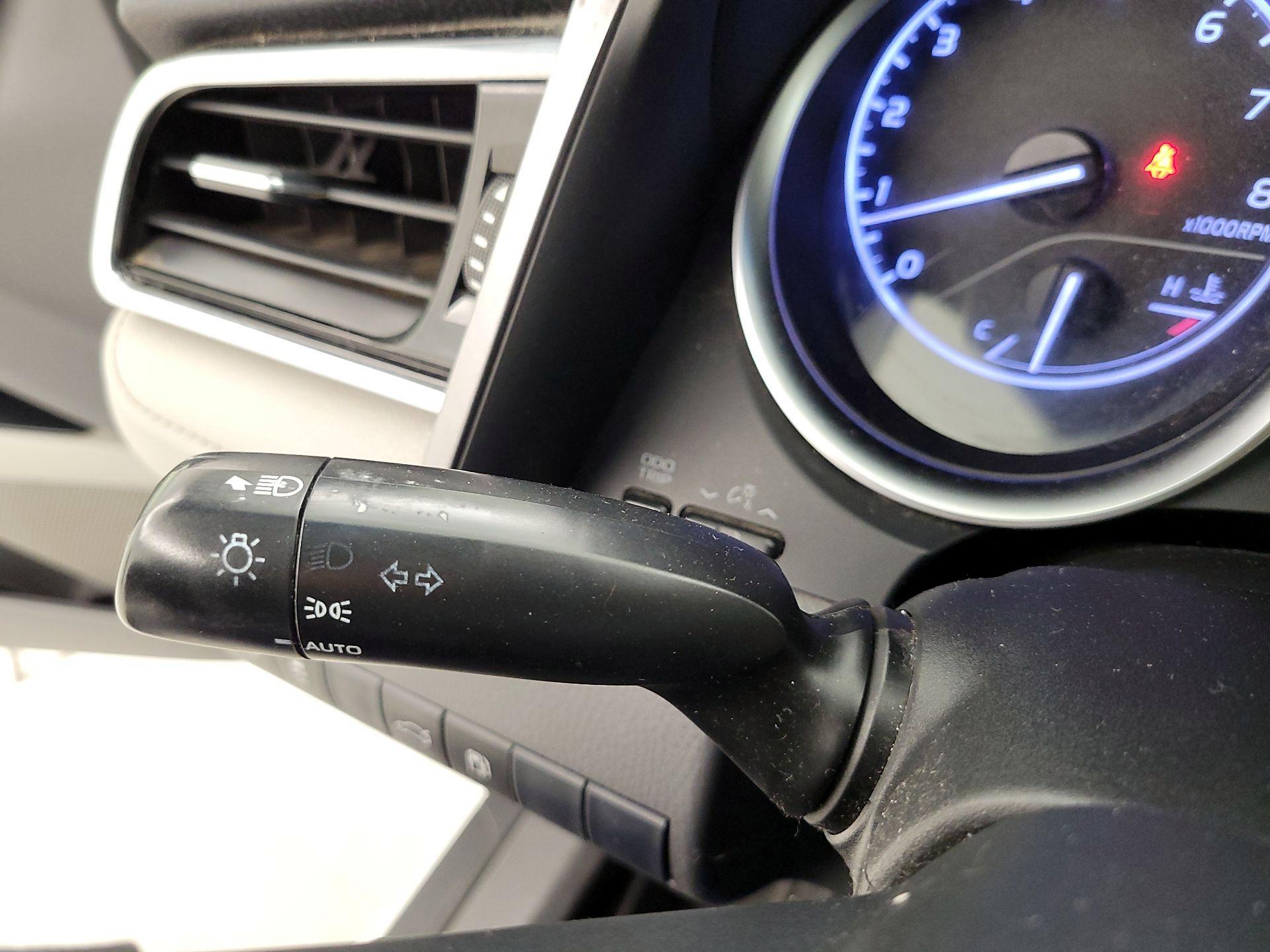 Thumbnail: 2018 Toyota Camry - 11