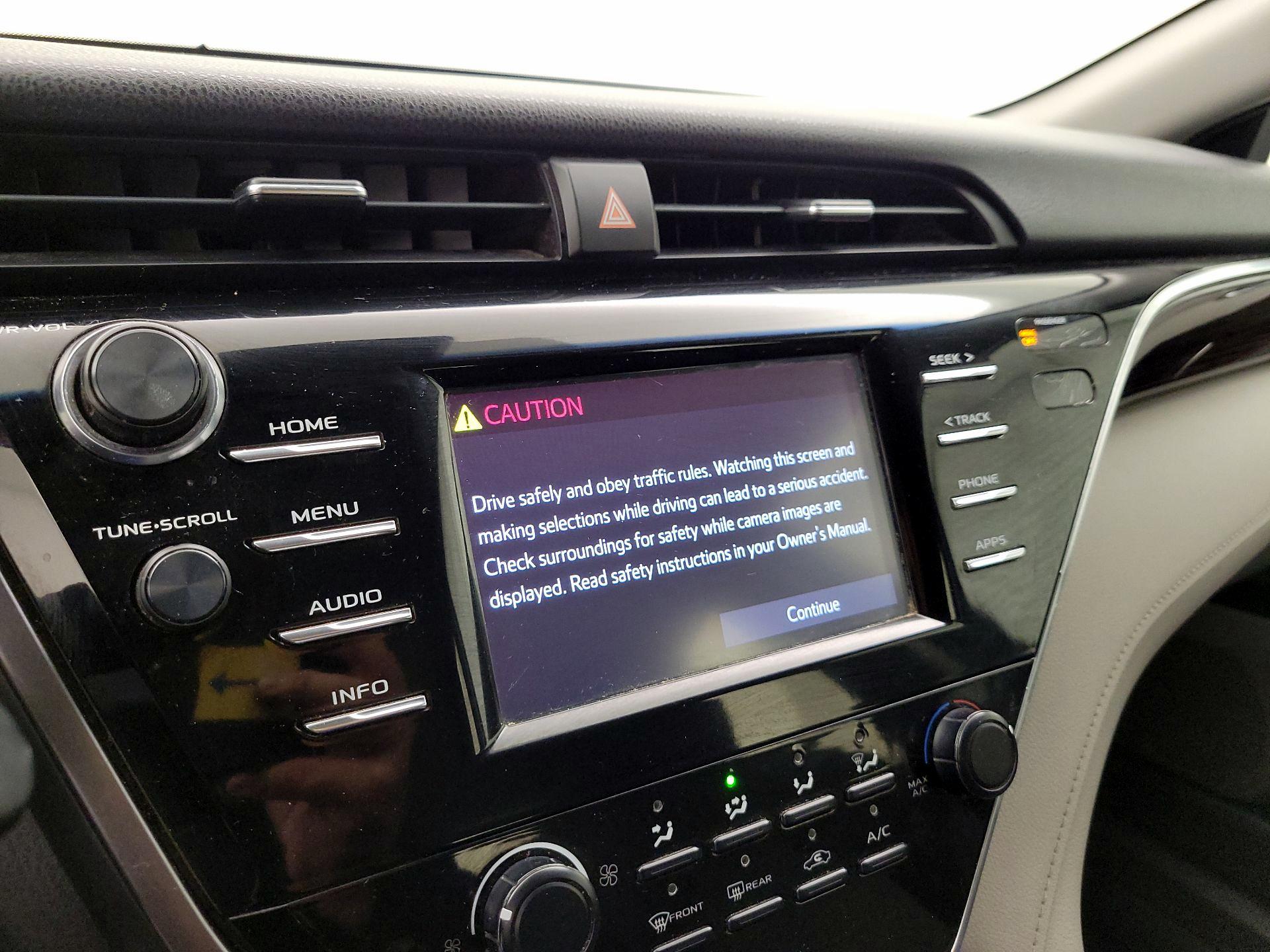 Thumbnail: 2018 Toyota Camry - 12