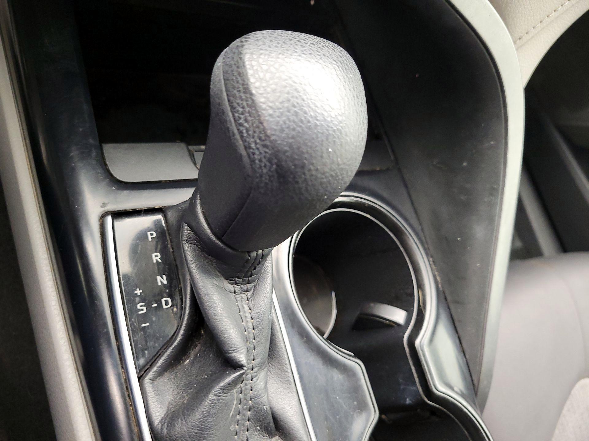 Thumbnail: 2018 Toyota Camry - 14