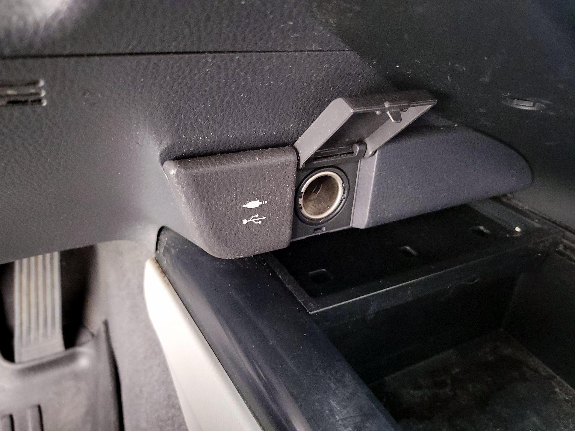 Thumbnail: 2018 Toyota Camry - 15