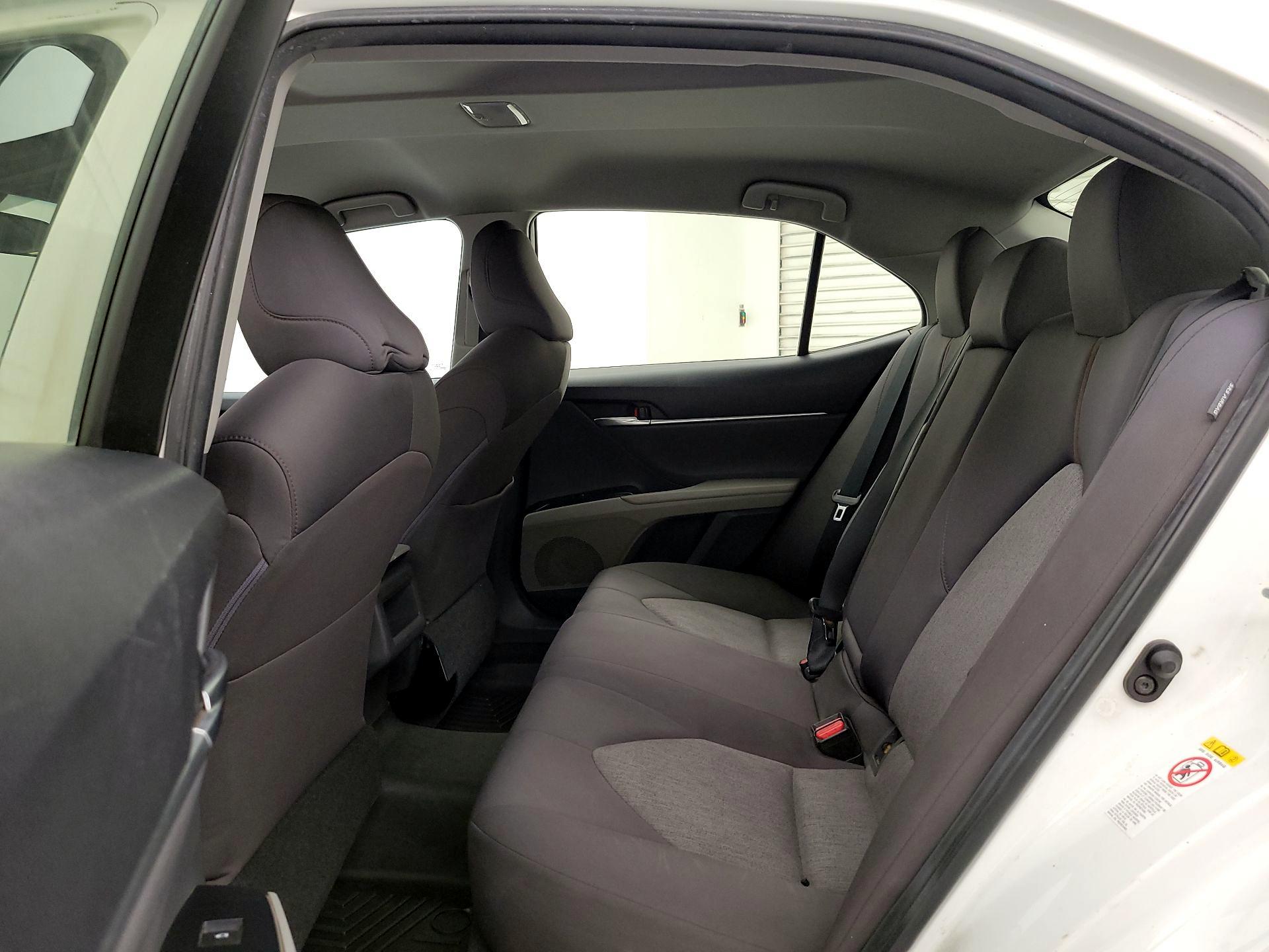 Thumbnail: 2018 Toyota Camry - 16