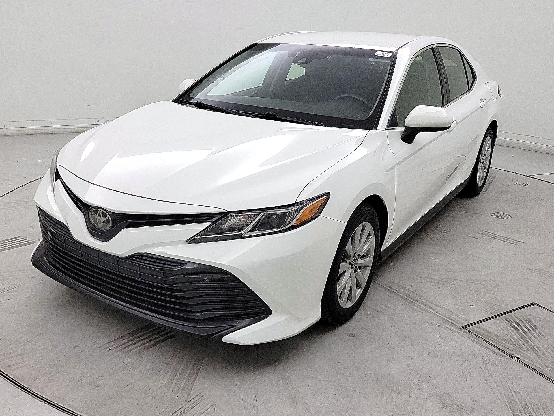 Thumbnail: 2018 Toyota Camry - 3