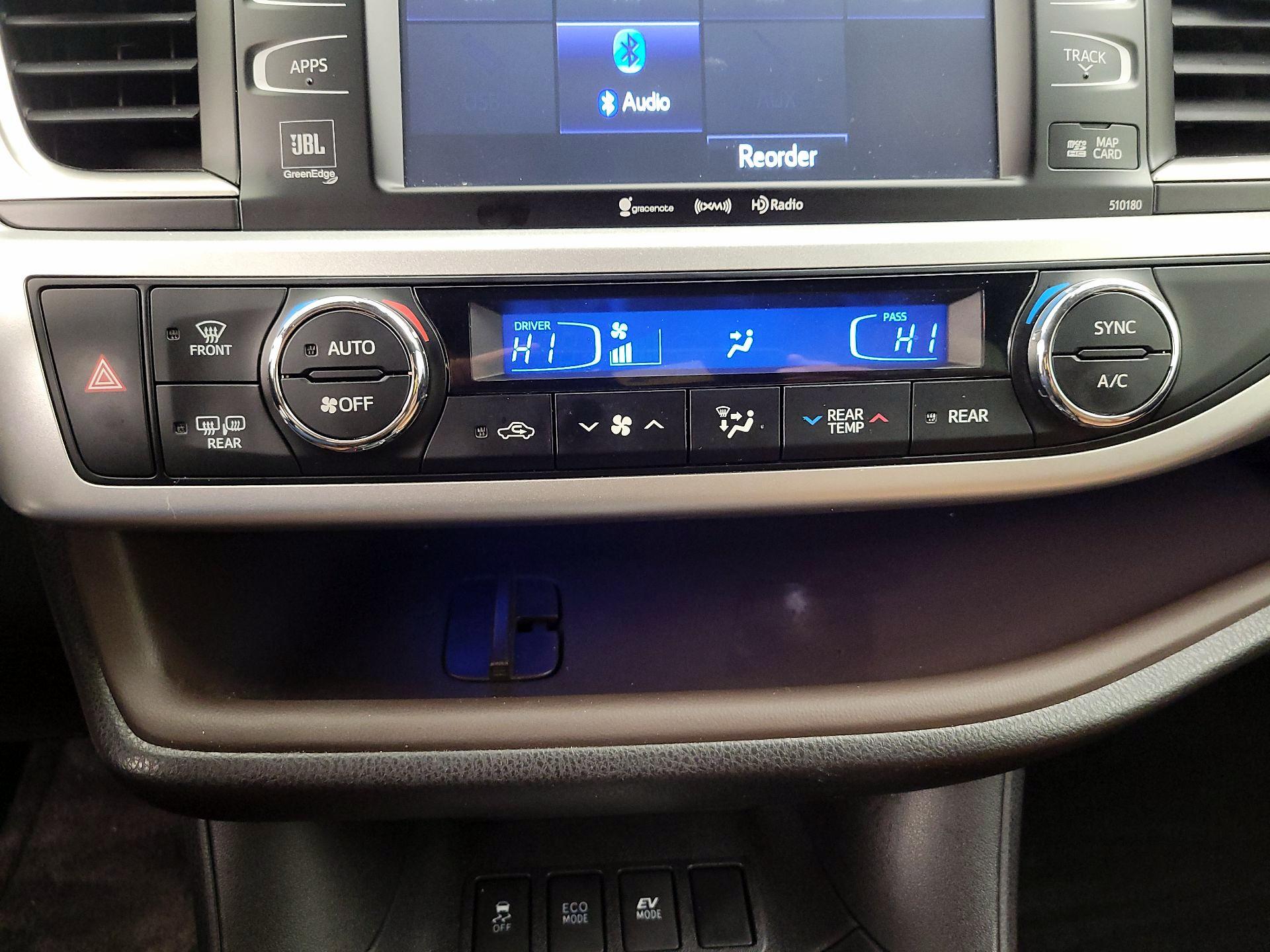 Thumbnail: 2017 Toyota Highlander - 17